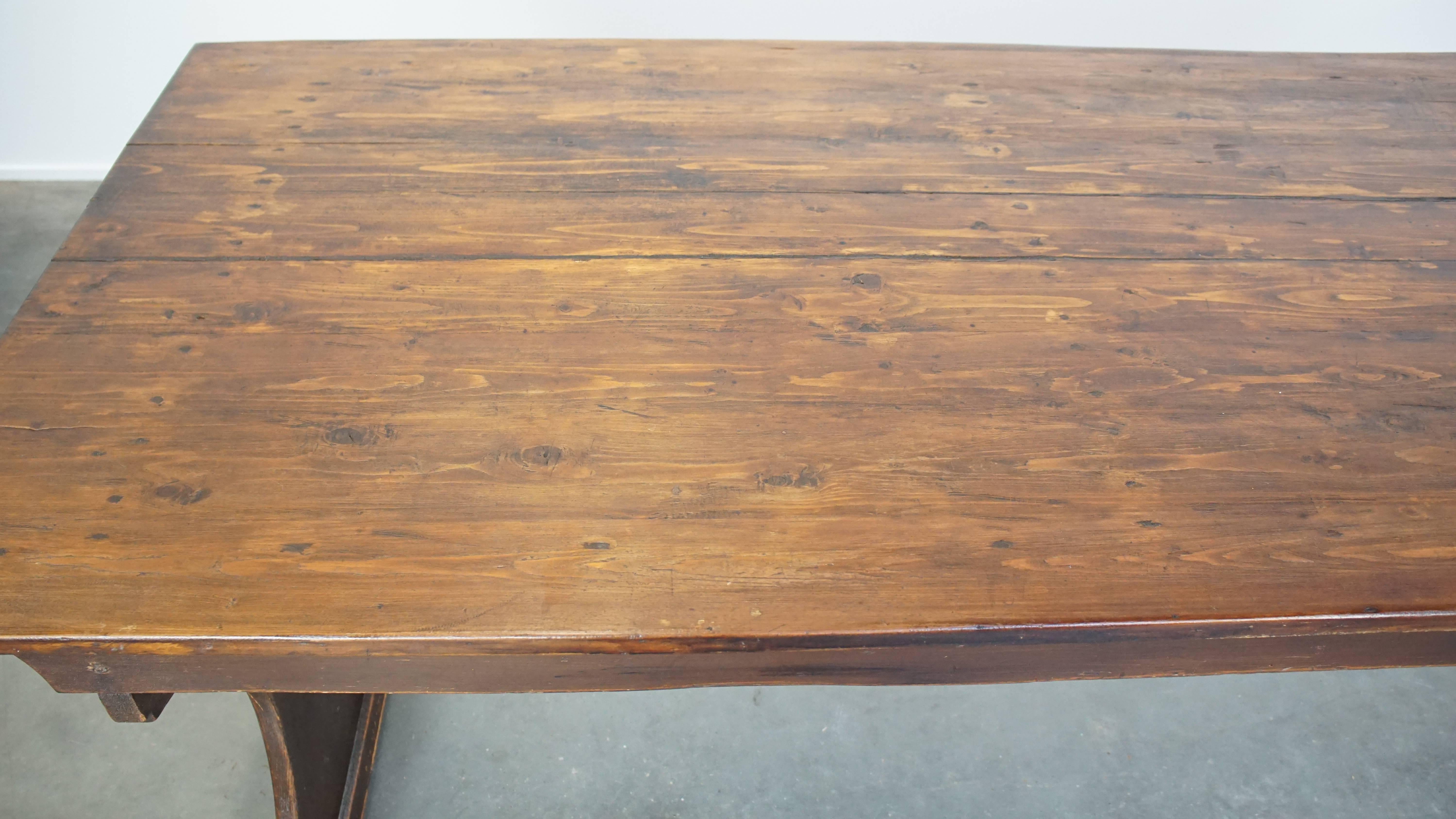 Belle table de monastère anglaise ancienne en pin du 19ème siècle en vente 1