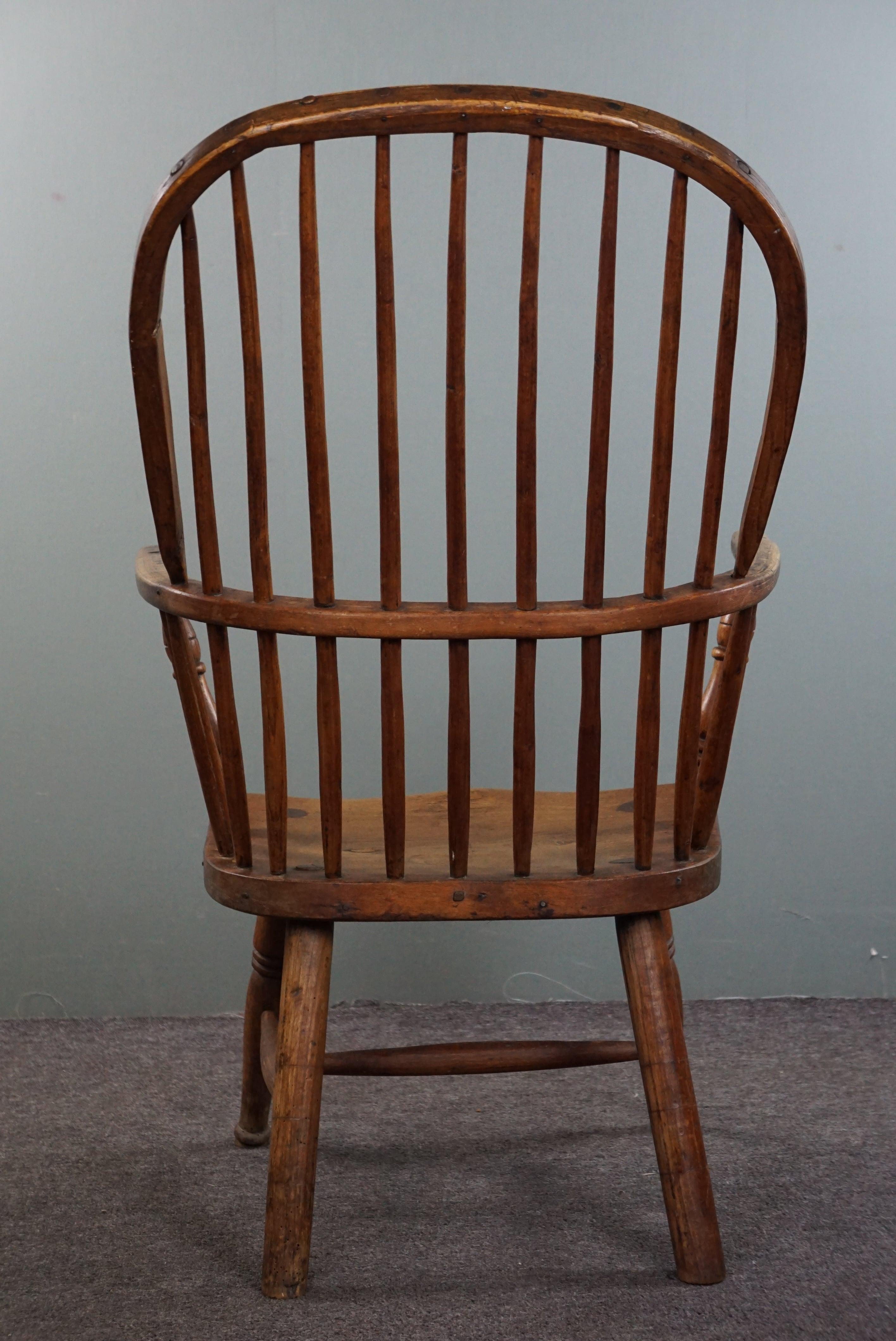 Beautiful antique English stick back Windsor chair from the early 19th century In Fair Condition For Sale In Harderwijk, NL