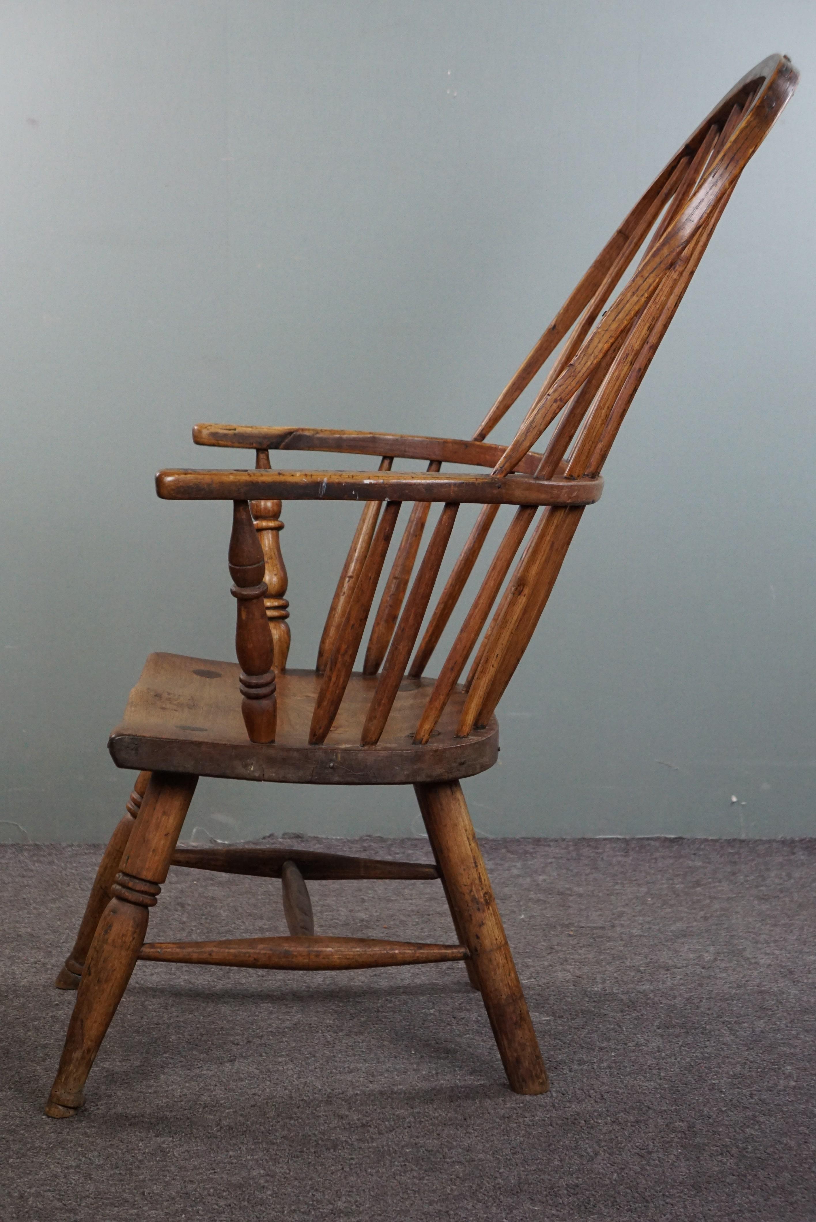 19th Century Beautiful antique English stick back Windsor chair from the early 19th century For Sale