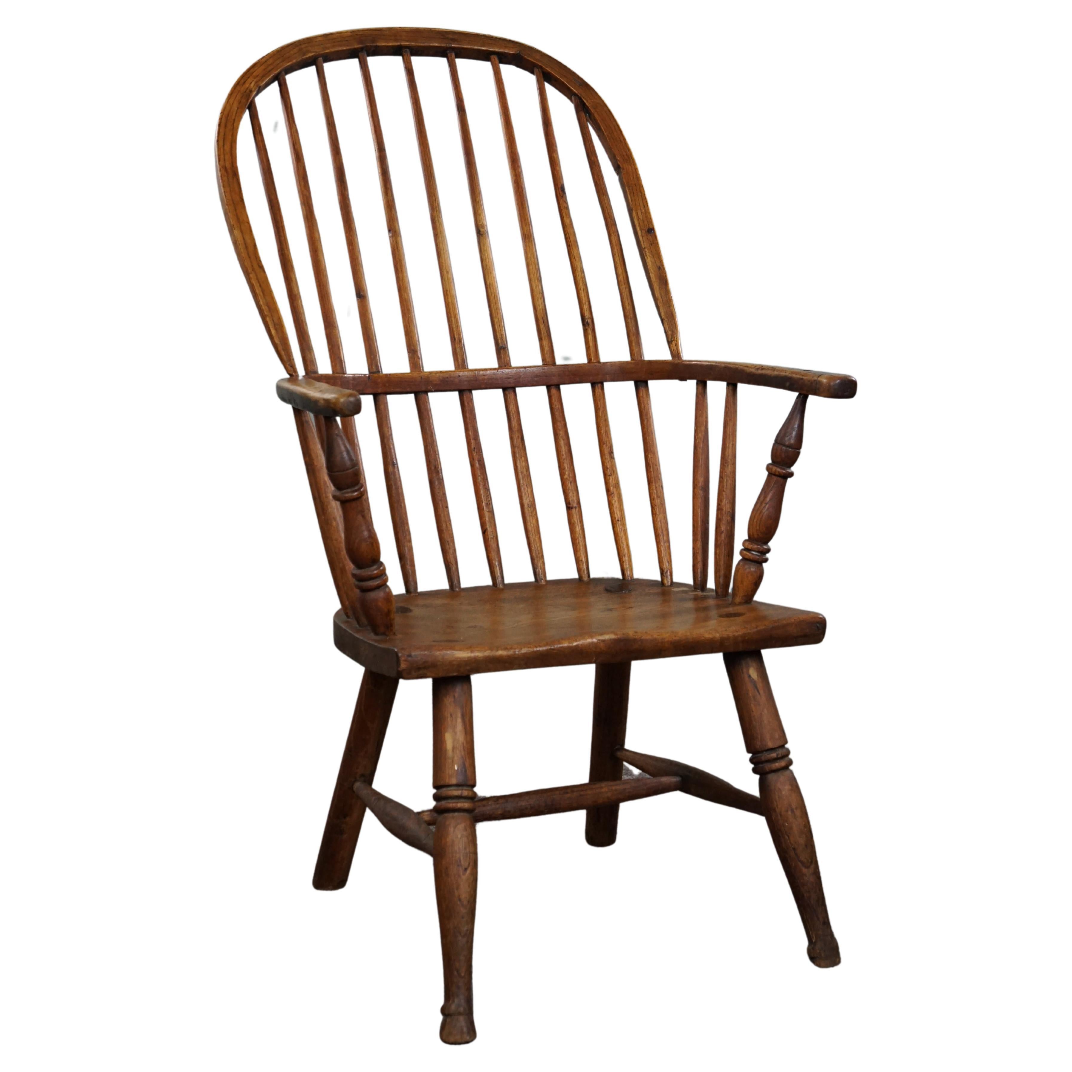 Beautiful antique English stick back Windsor chair from the early 19th century For Sale