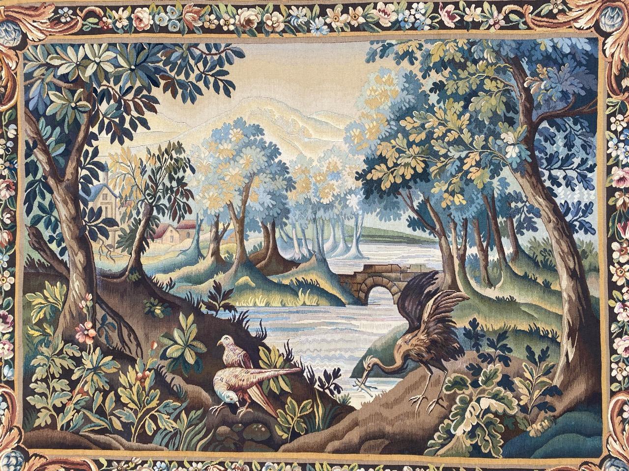 Merveilleuse tapisserie d'Aubusson du milieu du siècle dernier avec un magnifique motif de nature avec des oiseaux et de belles couleurs naturelles, entièrement tissée à la main avec de la laine.

✨✨✨
