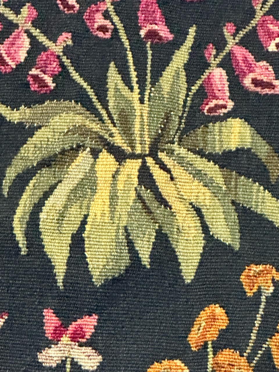 Schöner antiker französischer handgewebter Aubusson-Wandteppich 