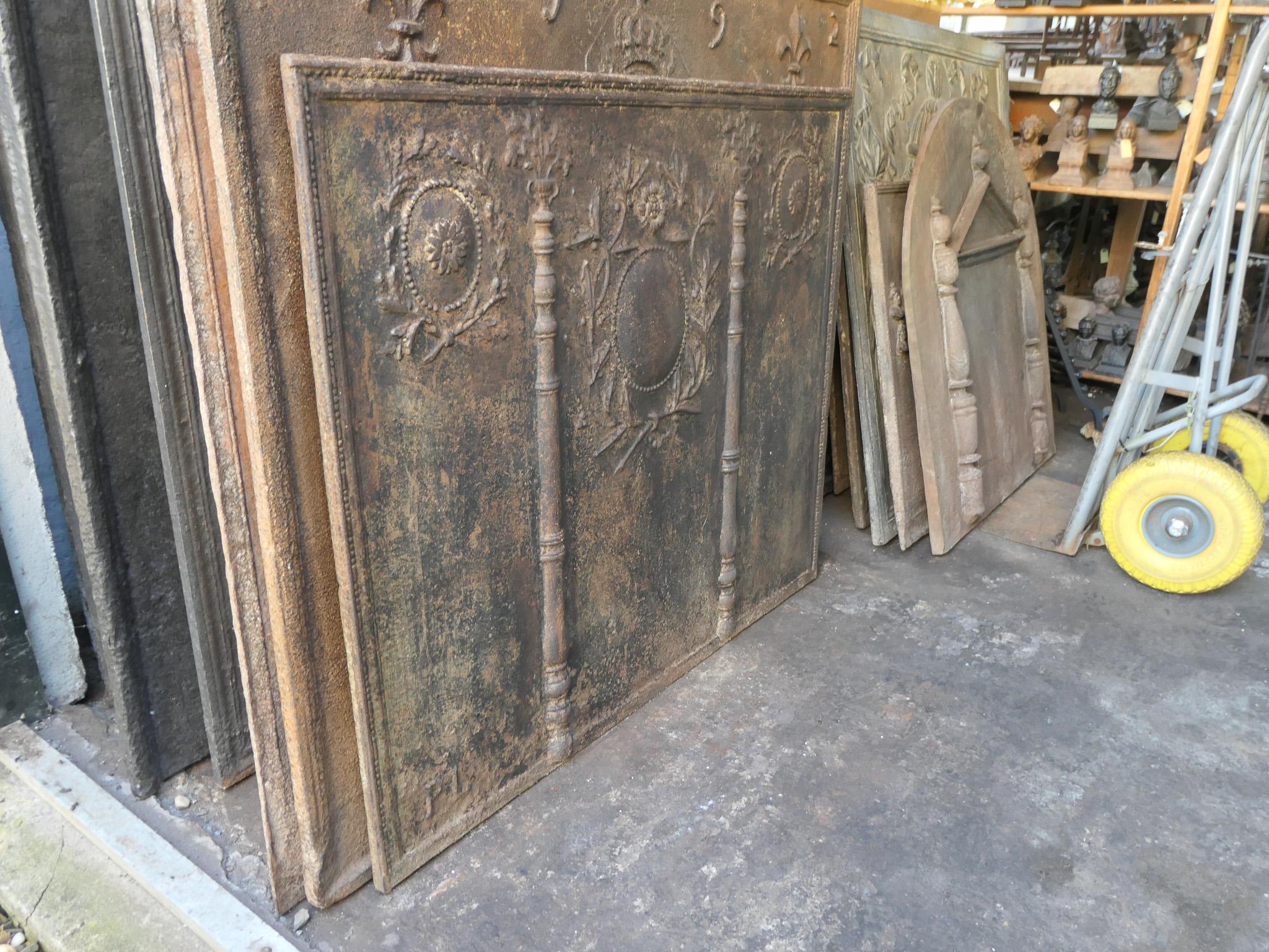 Beautiful Antique French Neoclassical Fireback / Backsplash, 18th - 19th Century For Sale 10