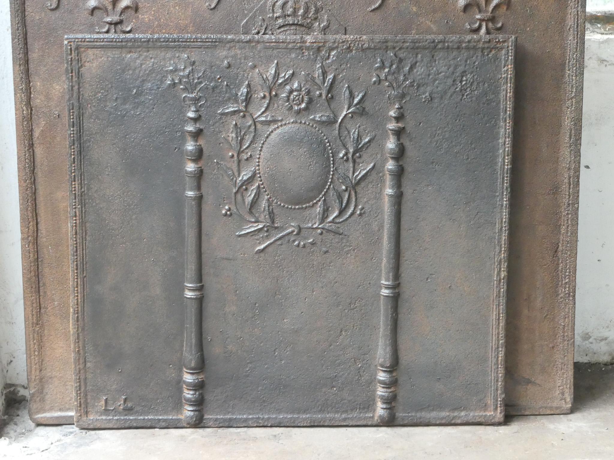 Beautiful Antique French Neoclassical Fireback / Backsplash, 18th - 19th Century In Good Condition For Sale In Soest, NL