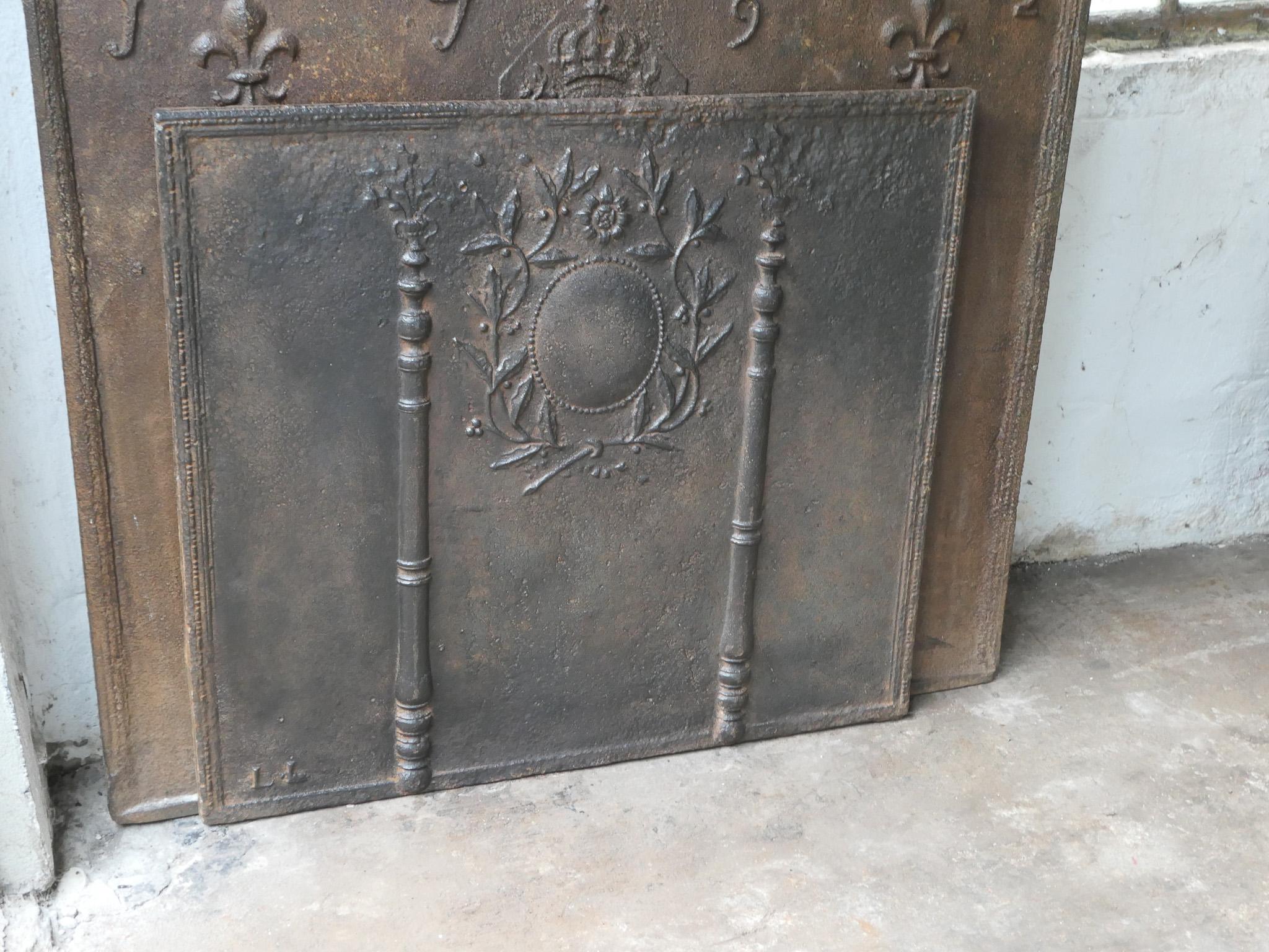 Beautiful Antique French Neoclassical Fireback / Backsplash, 18th - 19th Century For Sale 1