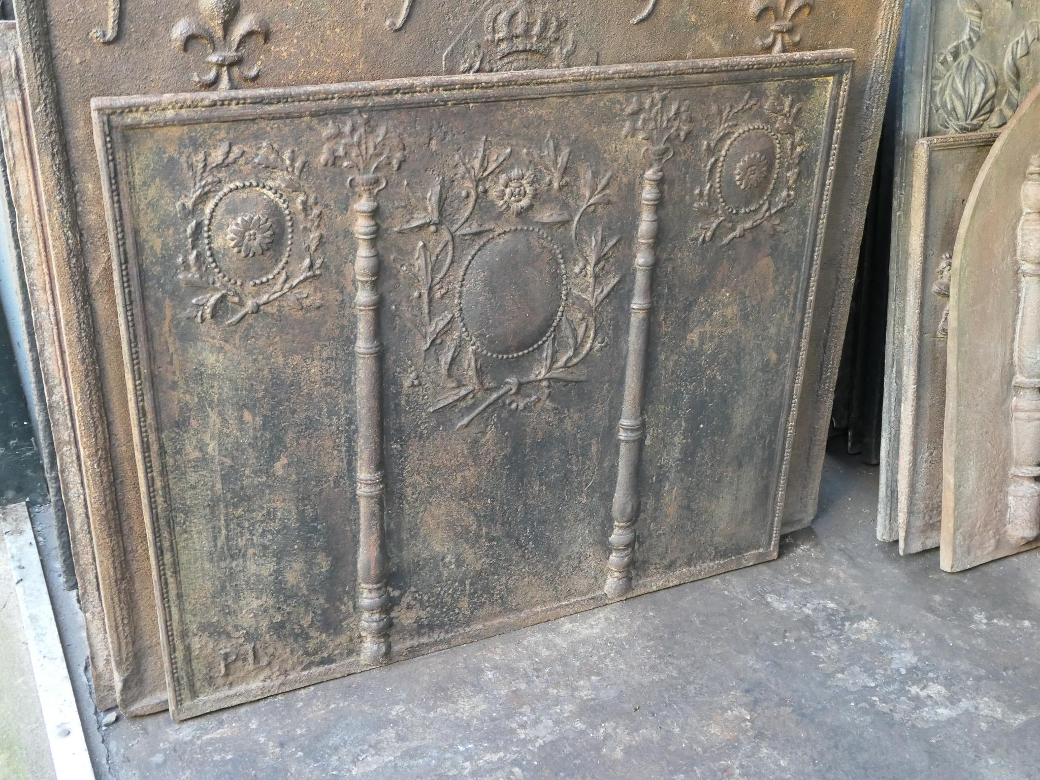 Beautiful Antique French Neoclassical Fireback / Backsplash, 18th - 19th Century For Sale 3