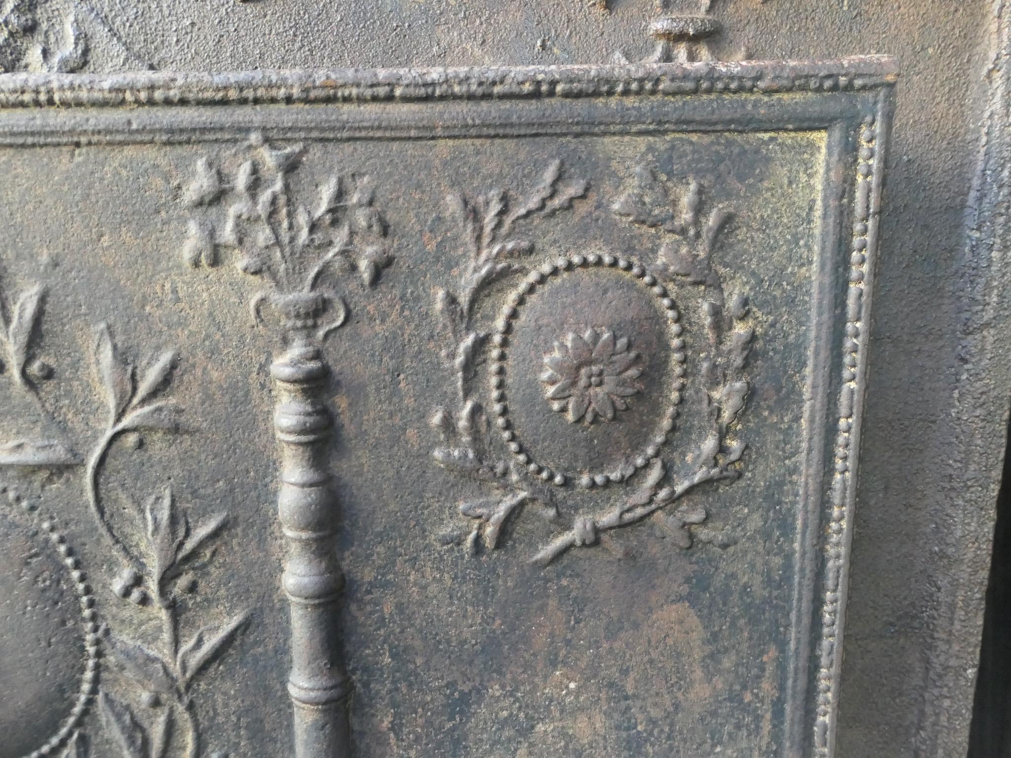 Beautiful Antique French Neoclassical Fireback / Backsplash, 18th - 19th Century For Sale 4