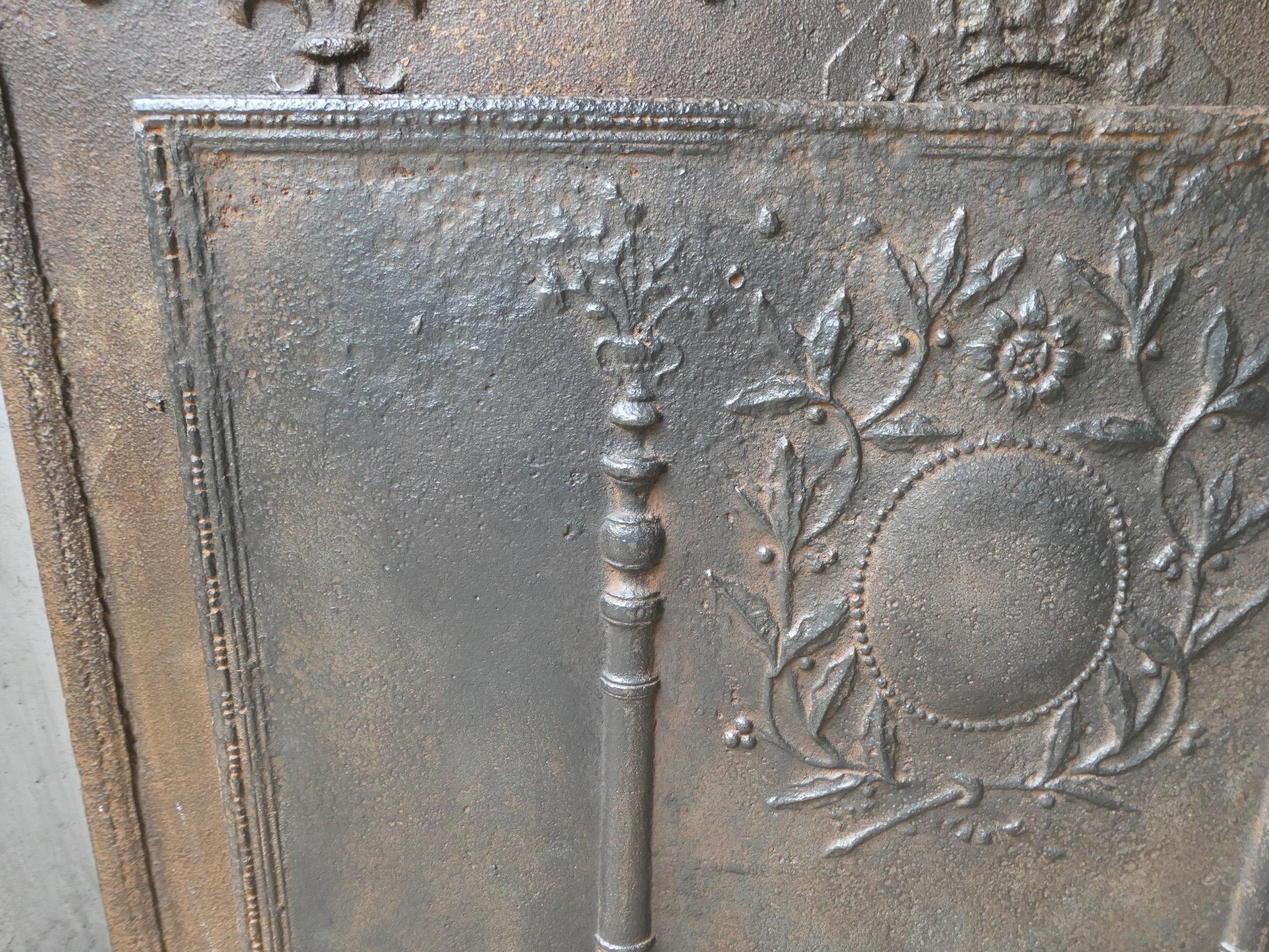 Beautiful Antique French Neoclassical Fireback / Backsplash, 18th - 19th Century For Sale 4