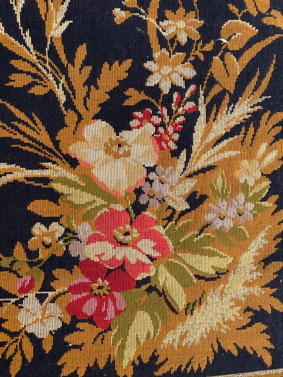 Français Magnifique tapisserie française ancienne en toile de table en vente