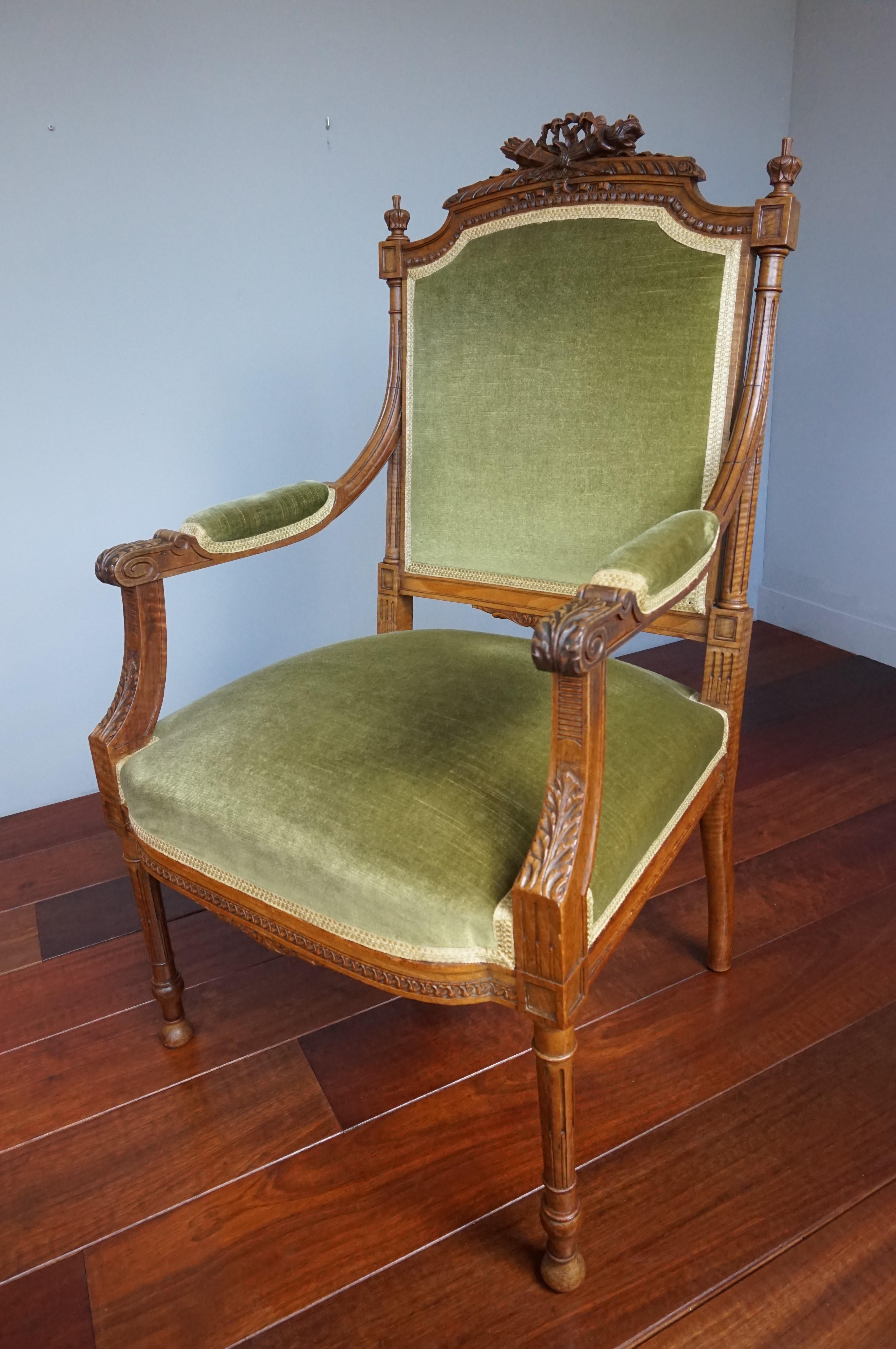Beautiful Antique Hand Carved Nutwood Chair / Armchair With Green Upholstery For Sale 4