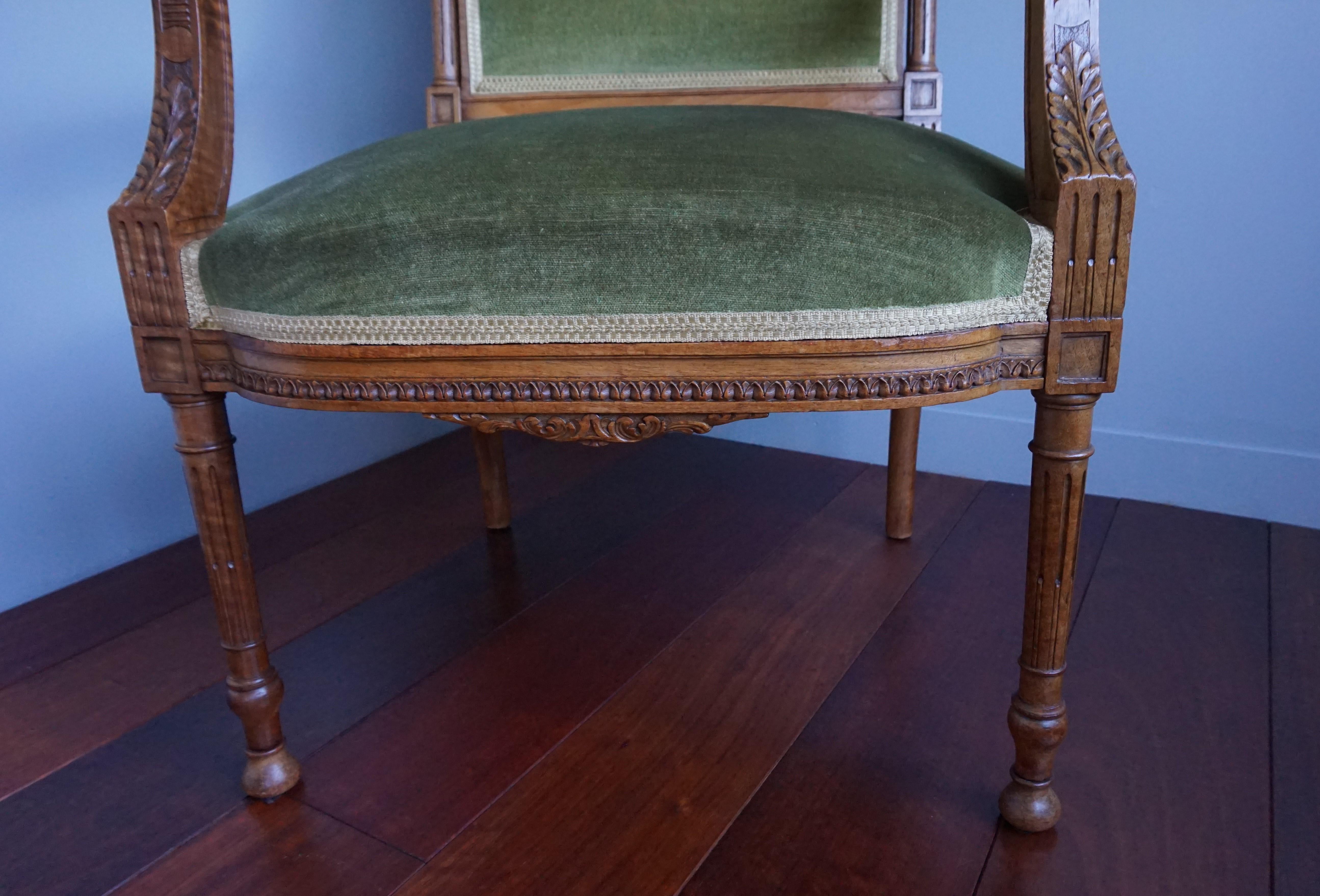 Beautiful Antique Hand Carved Nutwood Chair / Armchair With Green Upholstery In Excellent Condition For Sale In Lisse, NL