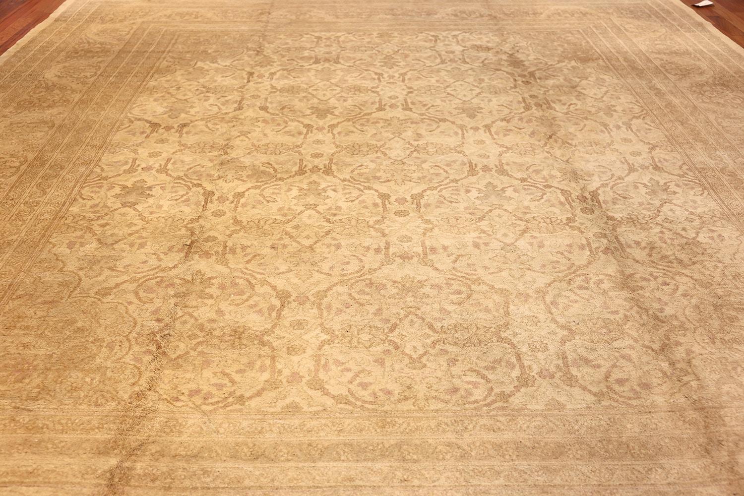 Antique Indian Agra Carpet. Size: 12 ft x 13 ft 10 in For Sale 1