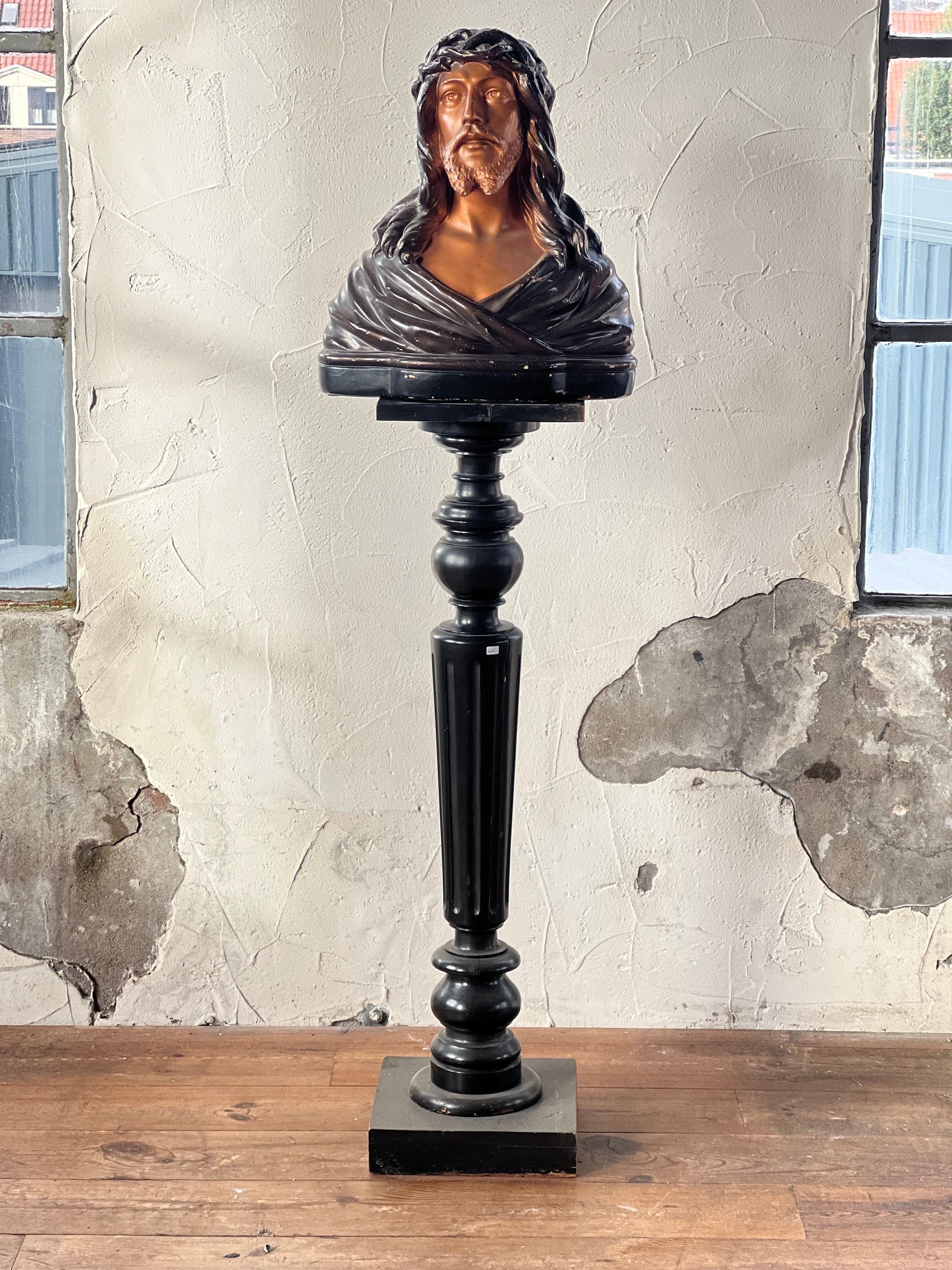 Beatiful big old bust of Jesus. It was made by the Belgian artist/sculptor Jean Carli, marked and numbered. Early 20th century, solid plaster as material. 

Number: 1130, Signed 