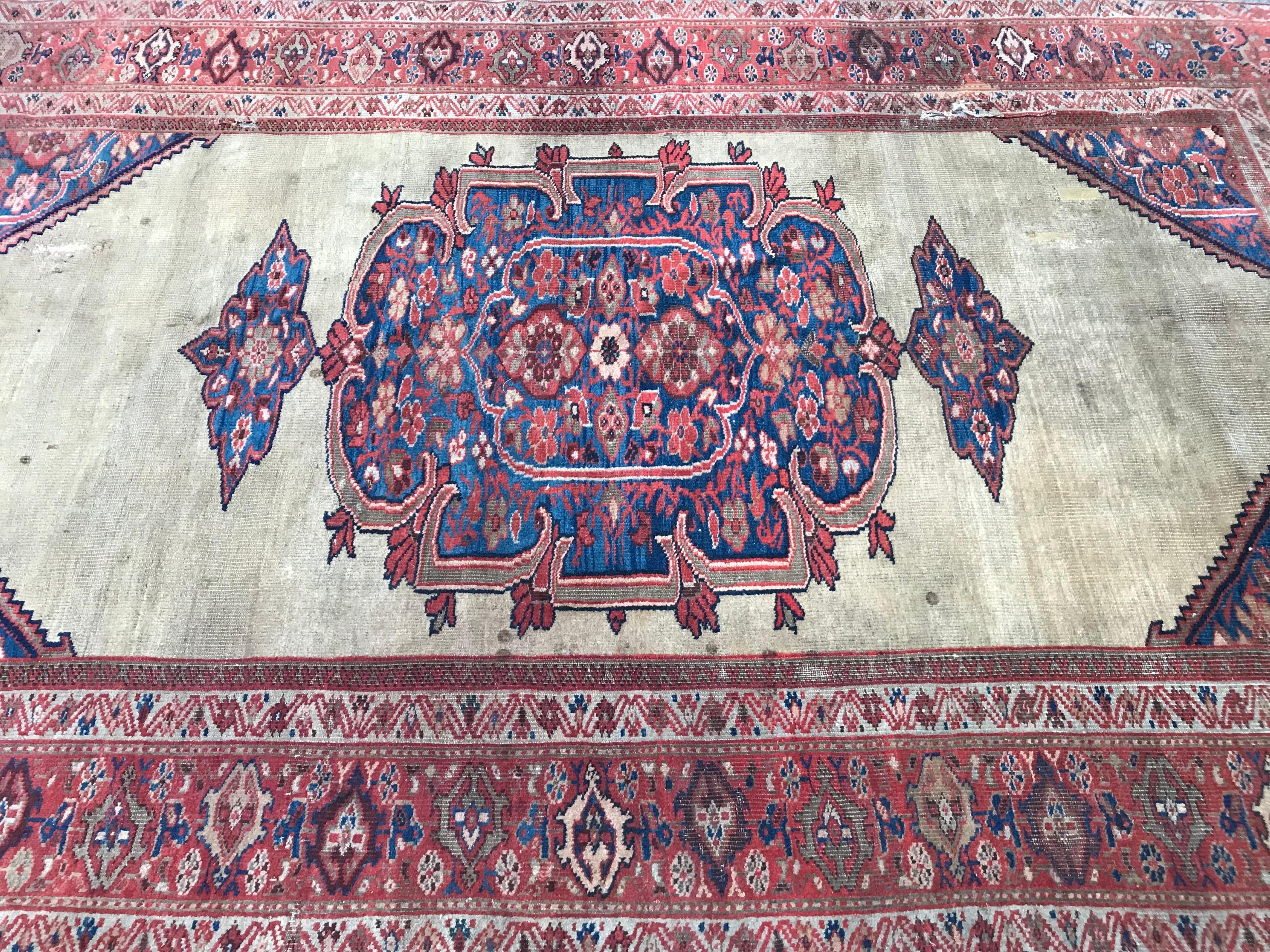 Magnifique tapis Mahal ancien en vente 4