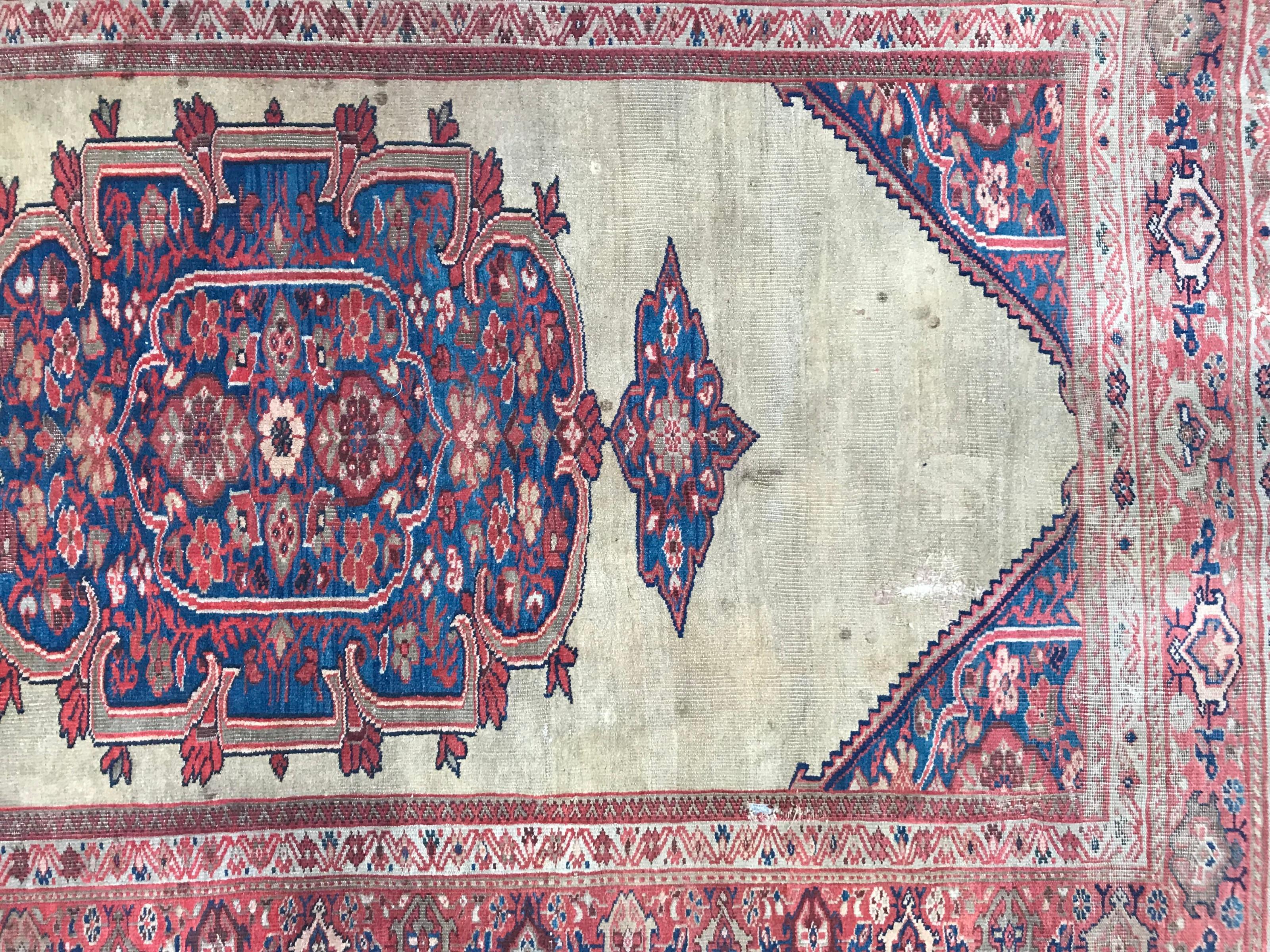 Sultanabad Beautiful Antique Mahal Rug For Sale