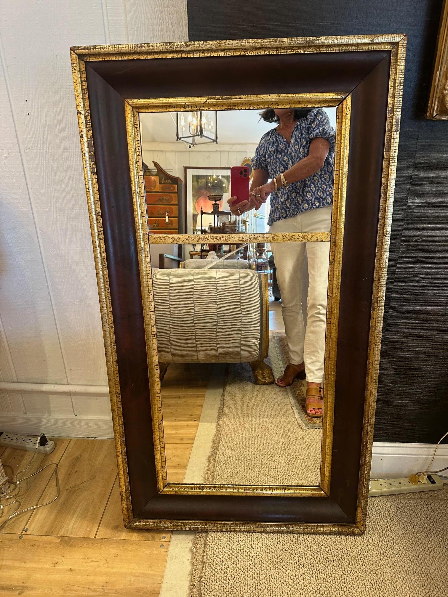 Beautiful Antique Mahogany & Gilded Mirror For Sale 4