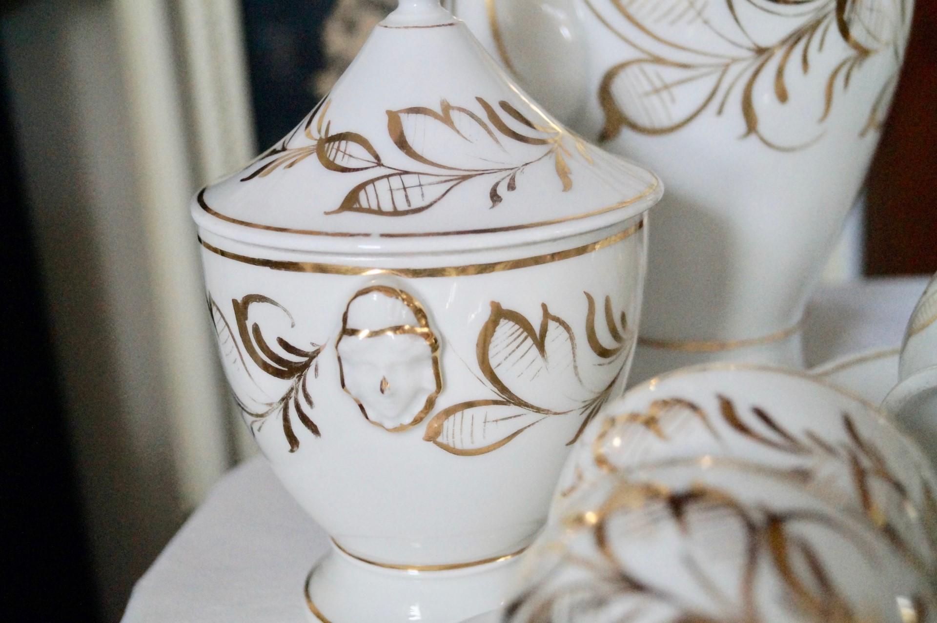 Schönes antikes Old Pariser Porzellan Kaffeeservice - Frankreich 1850-1880 im Angebot 1