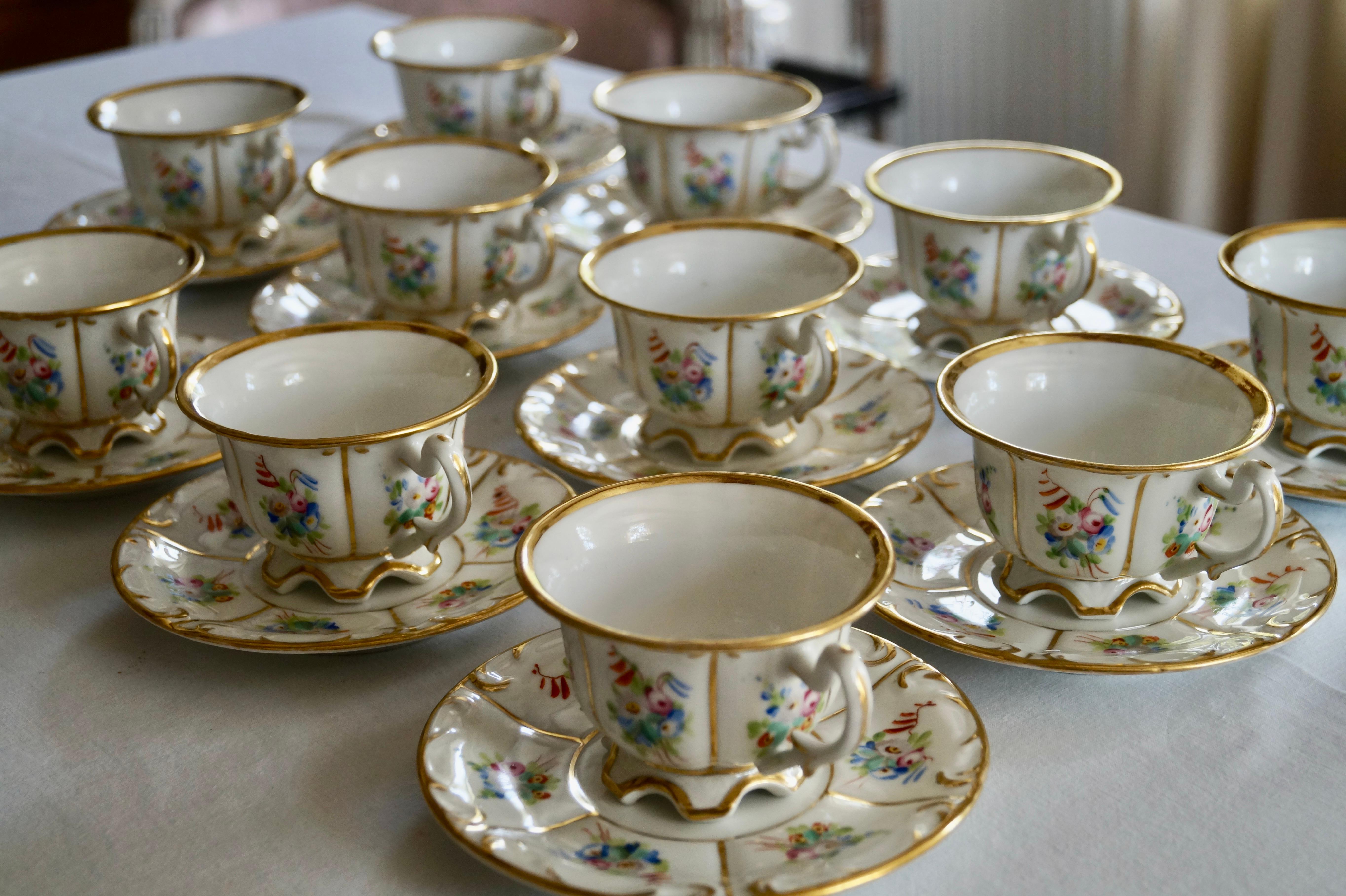 Beautiful Antique Old Paris Porcelain Coffee Tea service 1860-1880 In Good Condition For Sale In BAAMBRUGGE, NL