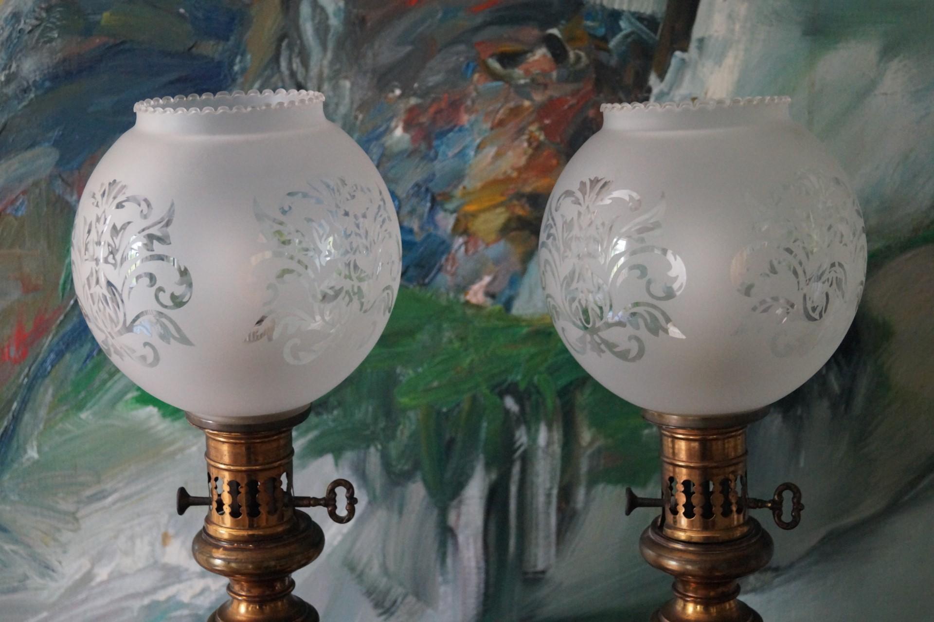 Empire Beautiful Antique Old Paris Porcelain Table Lamps Oil Lamps Franc 1880s For Sale