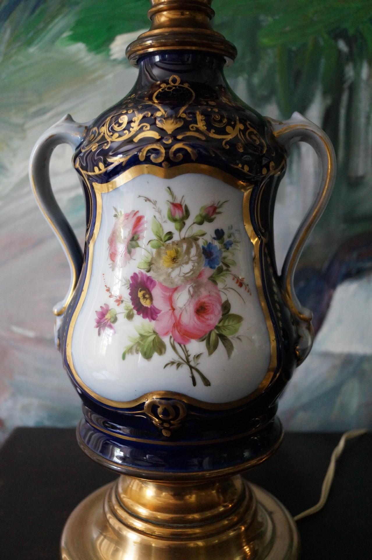 Hand-Painted Beautiful Antique Old Paris Porcelain Table Lamps Oil Lamps Franc 1880s For Sale