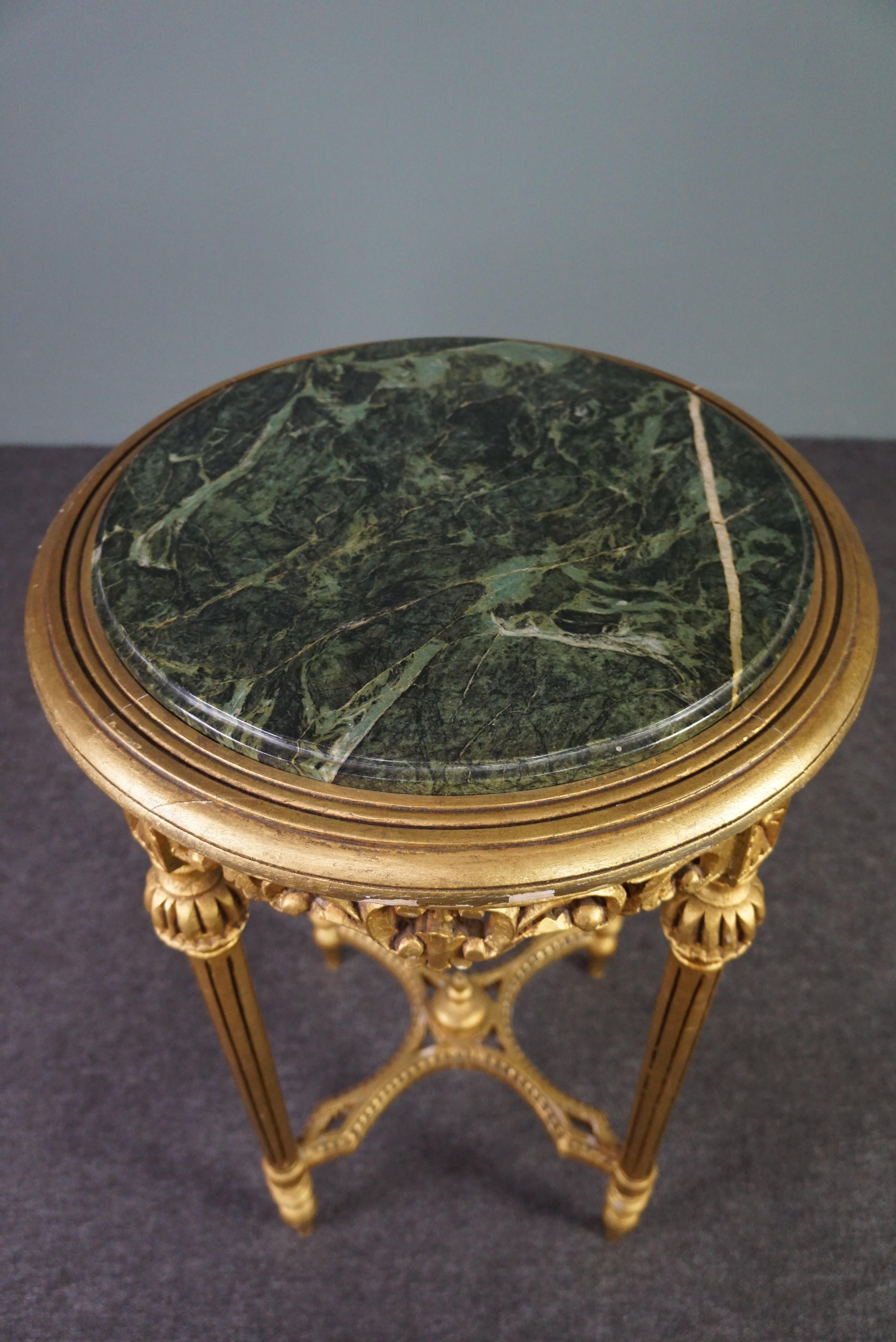 beautiful antique pedestal / plant stand with Italian marble and gold-plated woo In Good Condition For Sale In Harderwijk, NL
