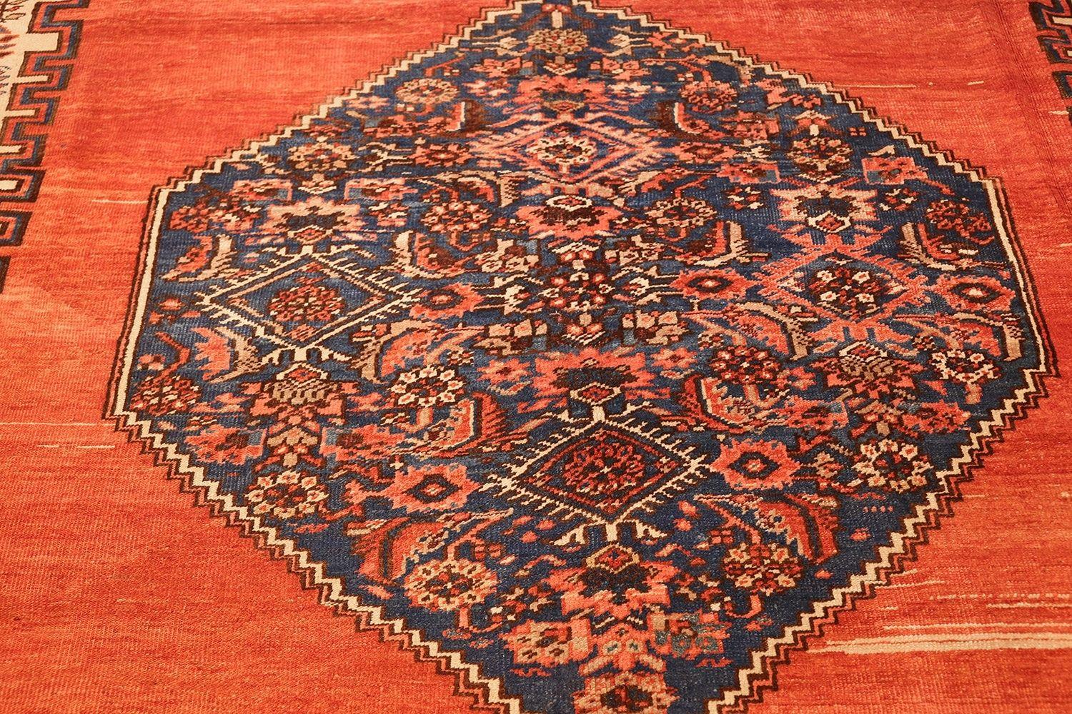 Beautiful Room Size Antique Persian Bakshaish Carpet. Size: 9' 5