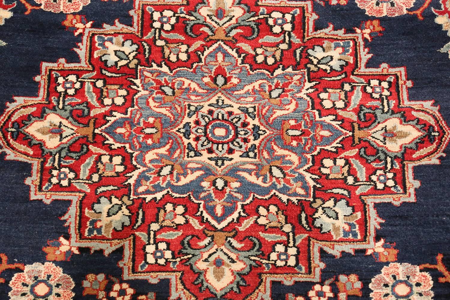 Beautiful Antique Persian Khorassan Rug. Size: 4 ft 5 in x 6 ft 8 in 1