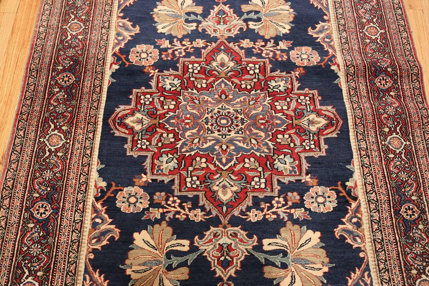 Beautiful Antique Persian Khorassan Rug. Size: 4 ft 5 in x 6 ft 8 in 2
