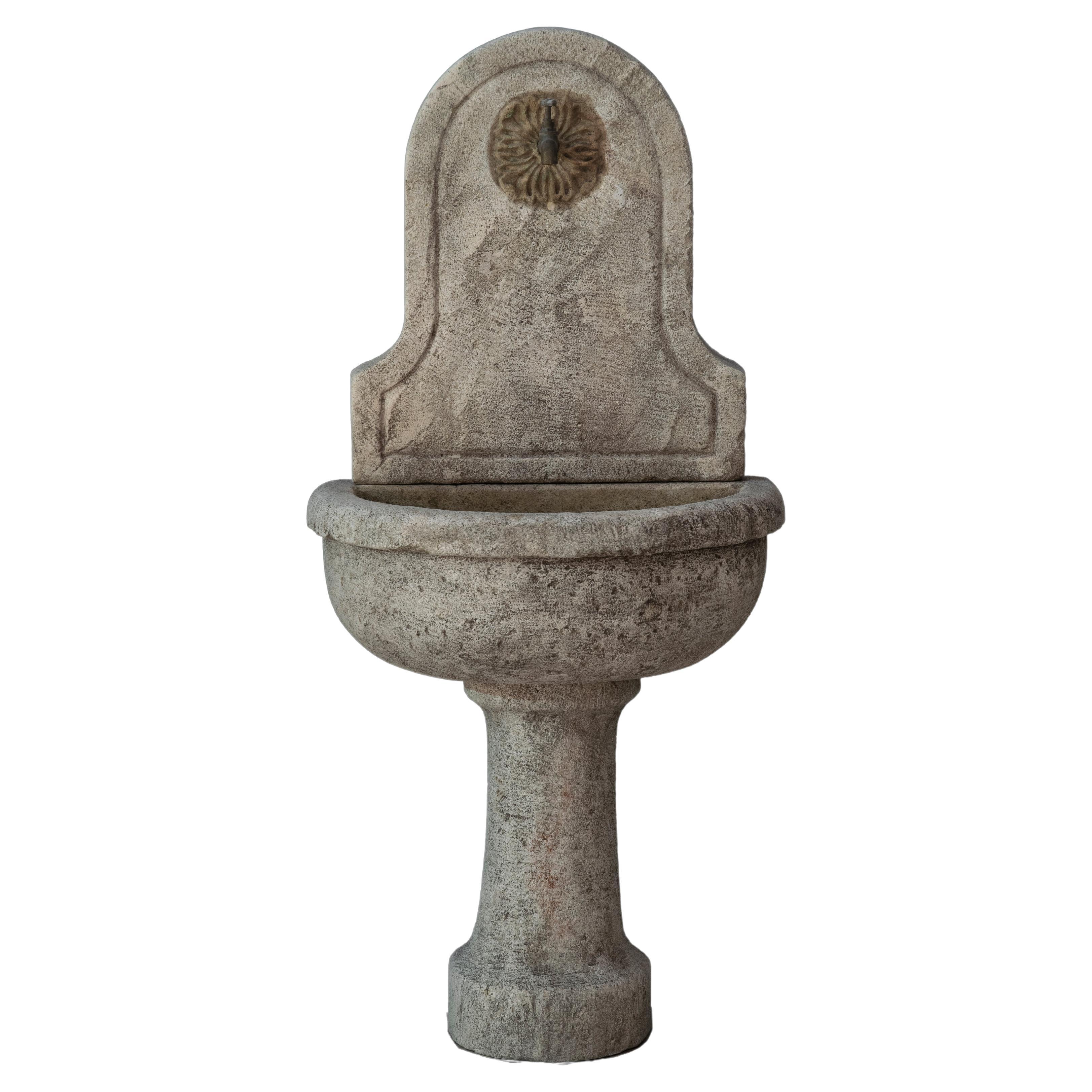 Beautiful antique reclaimed old limestone wall fountain - Tuscan - Mediterranean For Sale