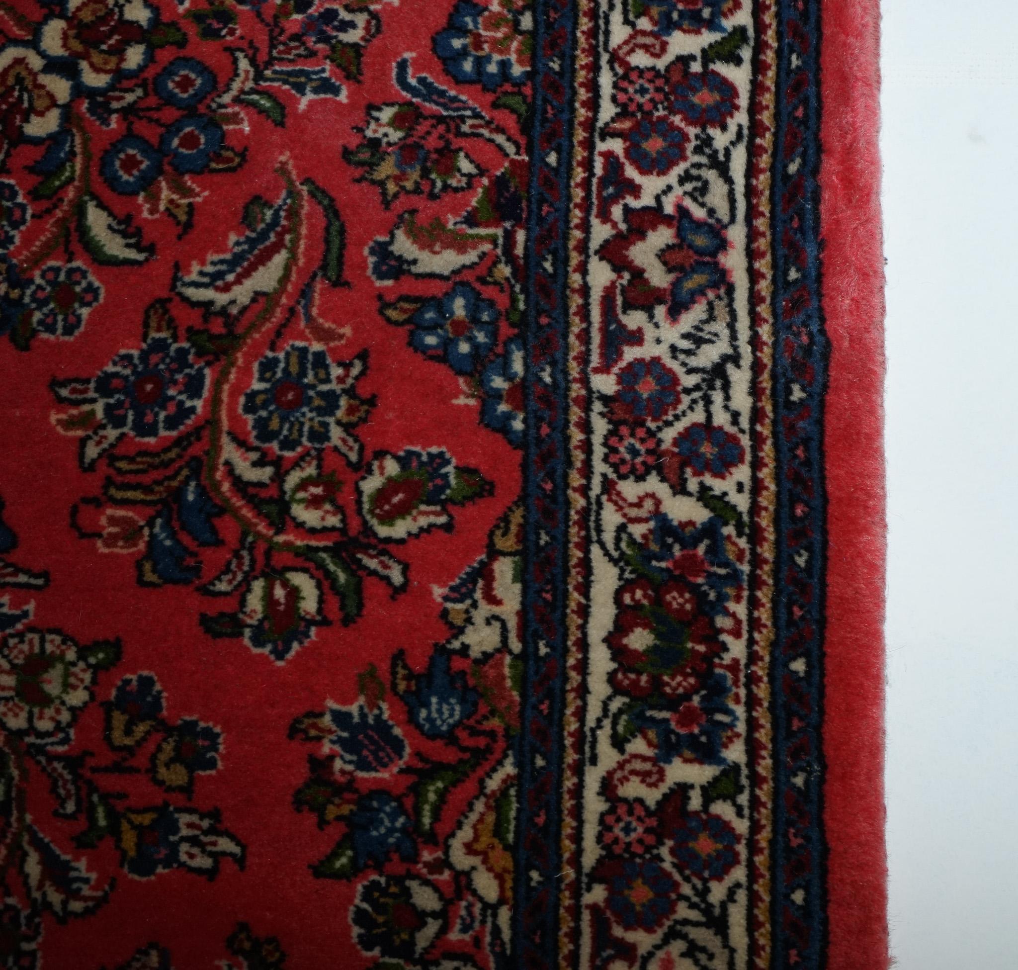 Belle et imposante mannequin de défilé rouge turc antique en vente 2