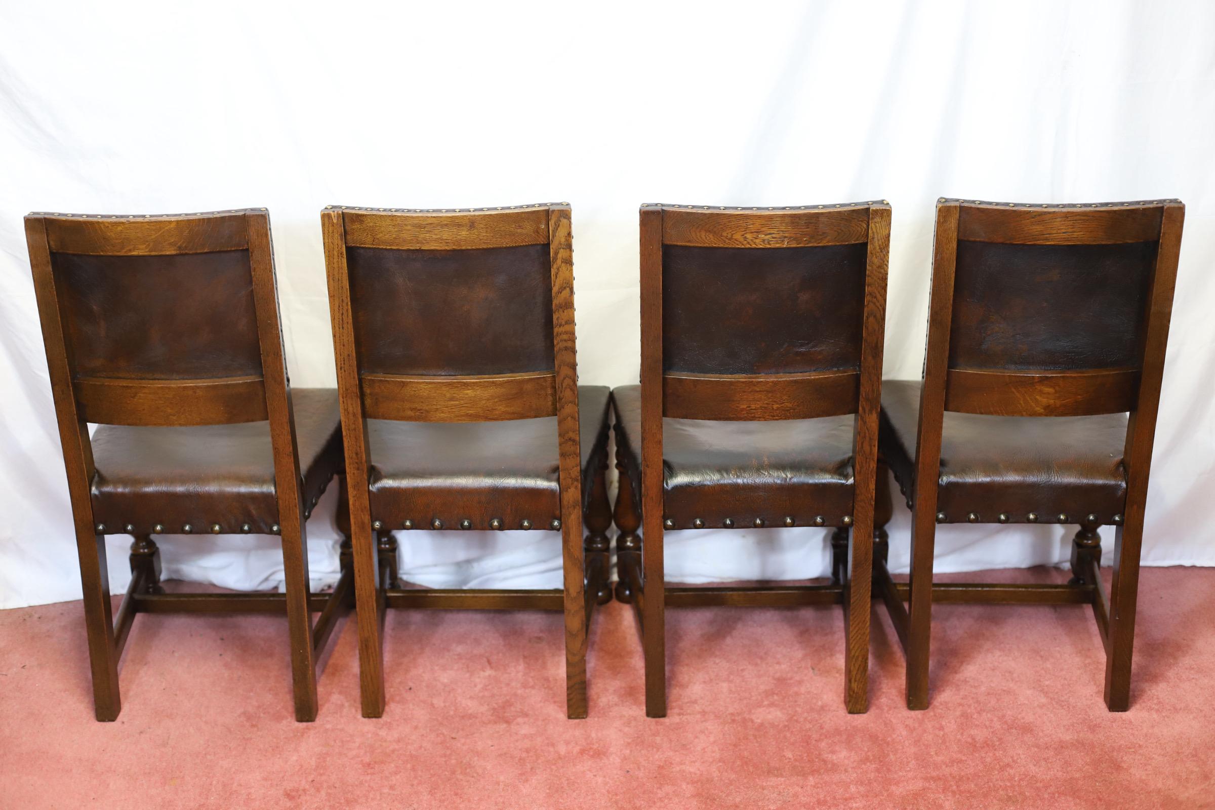 Beautiful Antique Set Of Ten Victorian Oak & Leather Dining Chairs In Good Condition For Sale In Crawley, GB