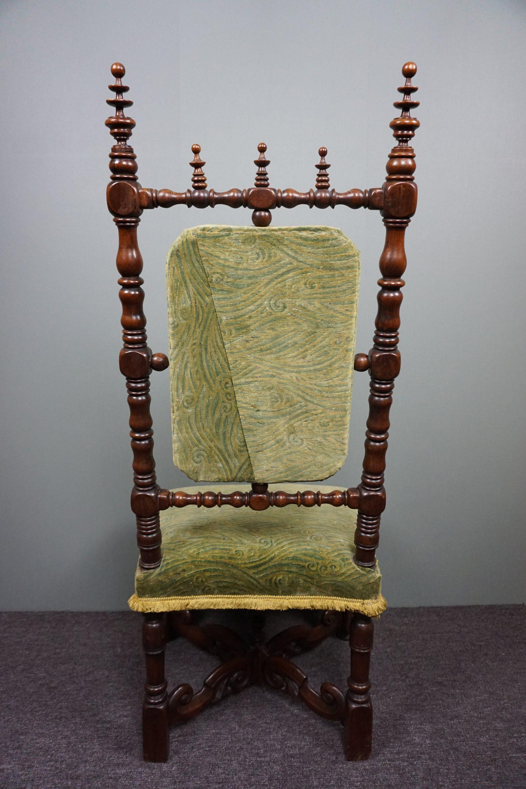 Wood Beautiful antique side chair, late 18th century For Sale