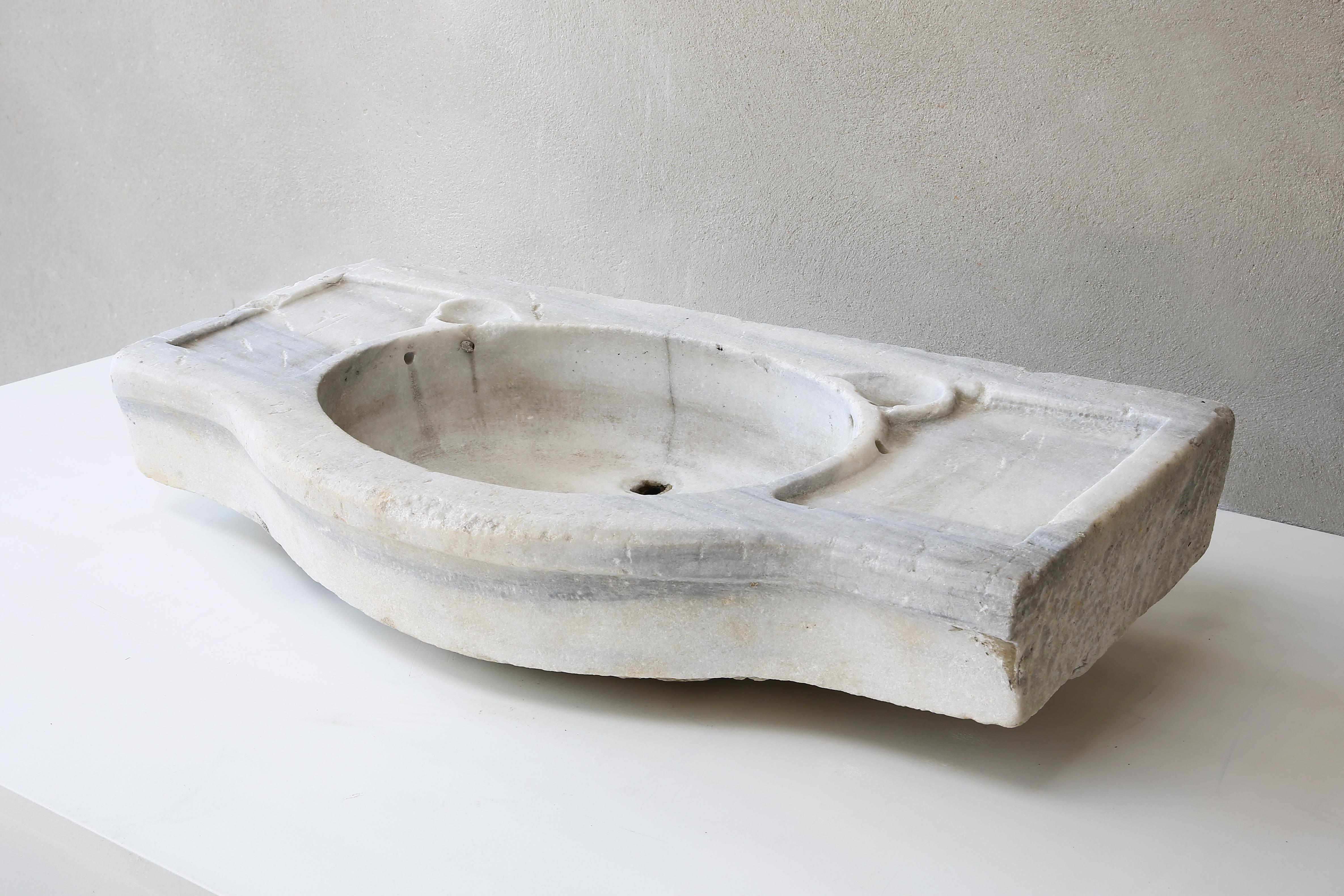 Other Beautiful Antique Sink of Carrara Marble