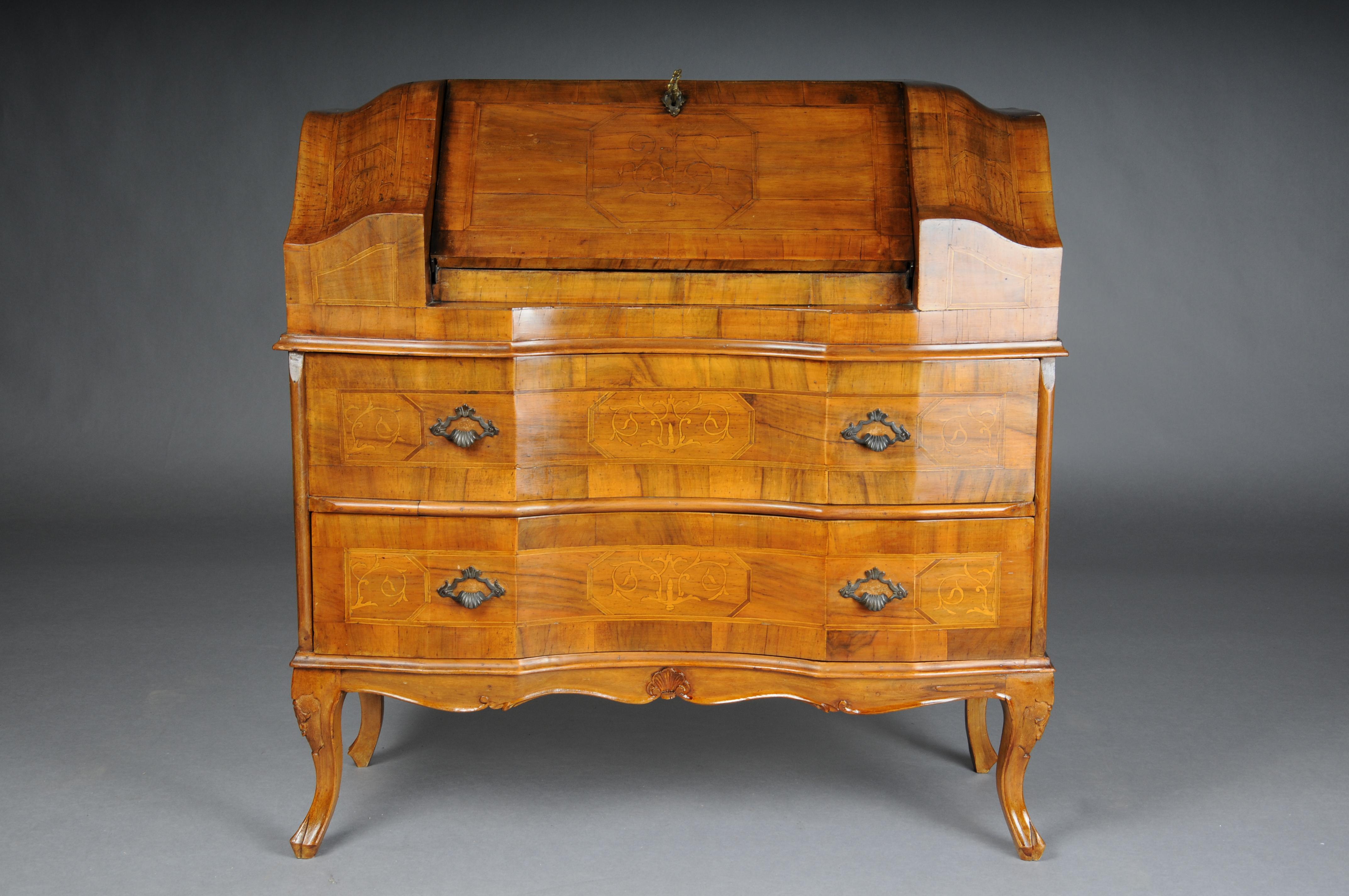 Italian Beautiful antique slanted flap secretary, 20th century. Walnut root veneer. For Sale