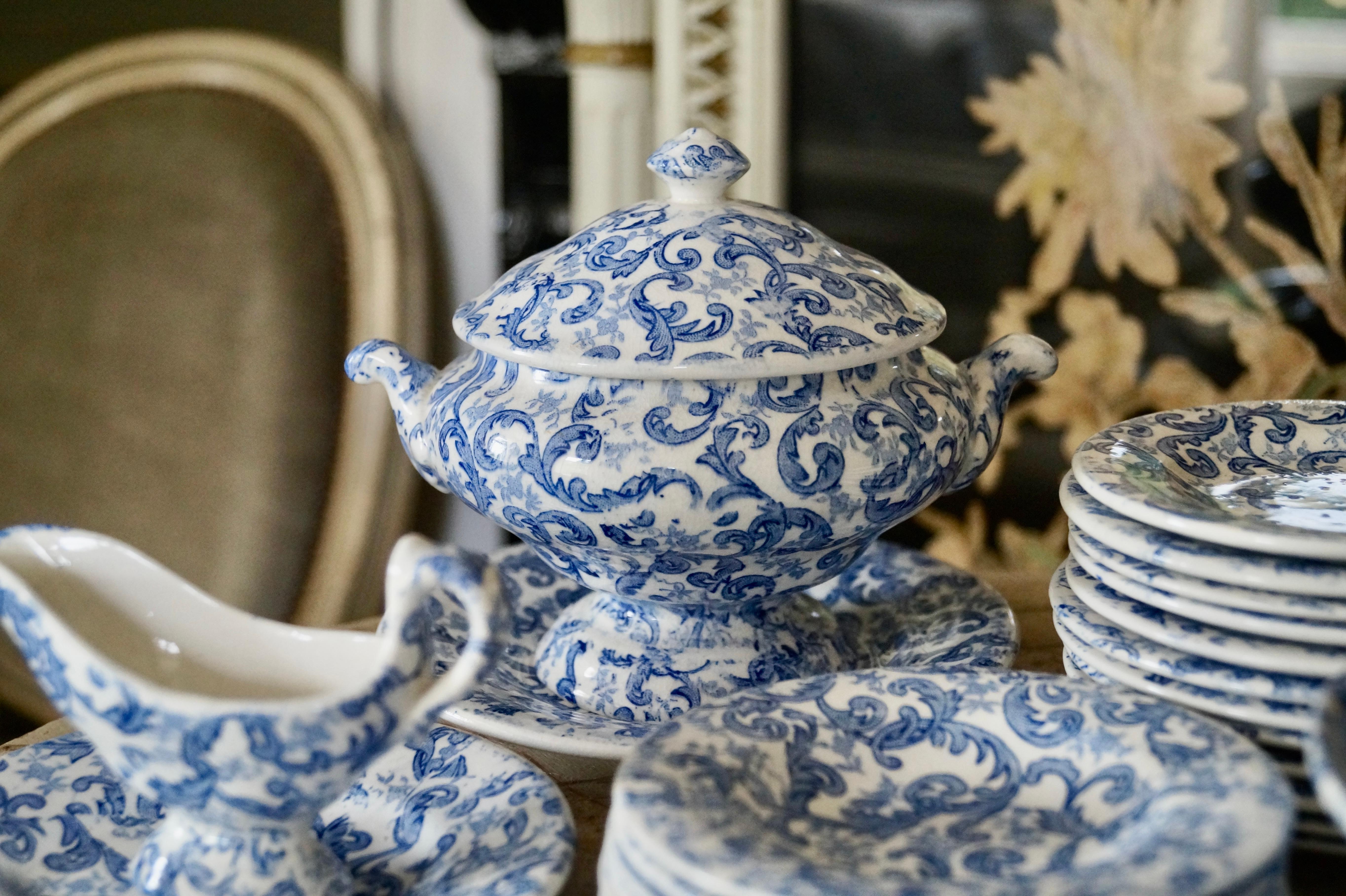 Romantic Beautiful Antique Staffordshire pottery Child's Dinner Service Toy's Set. 1880's For Sale