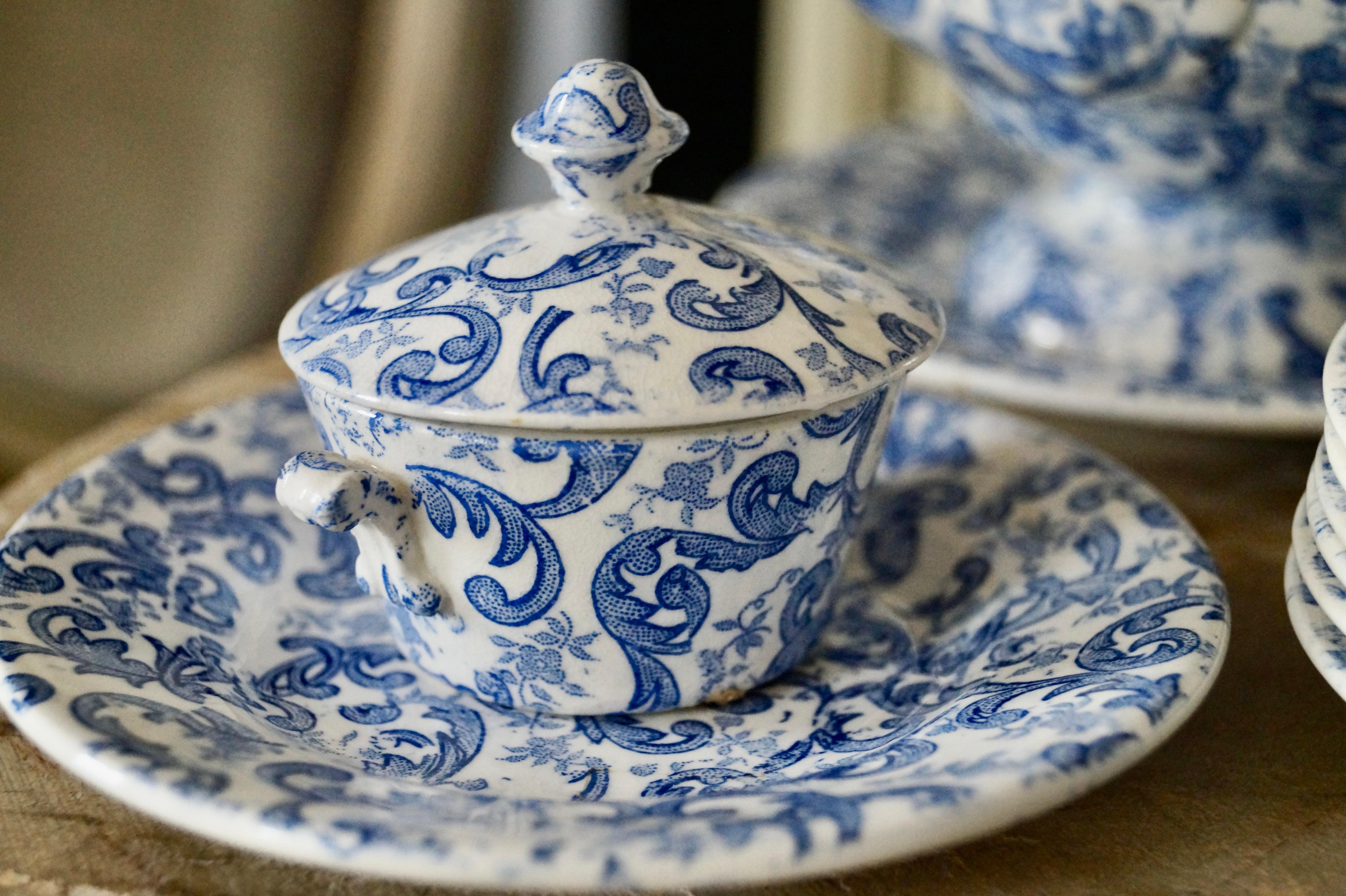 Late 19th Century Beautiful Antique Staffordshire pottery Child's Dinner Service Toy's Set. 1880's For Sale
