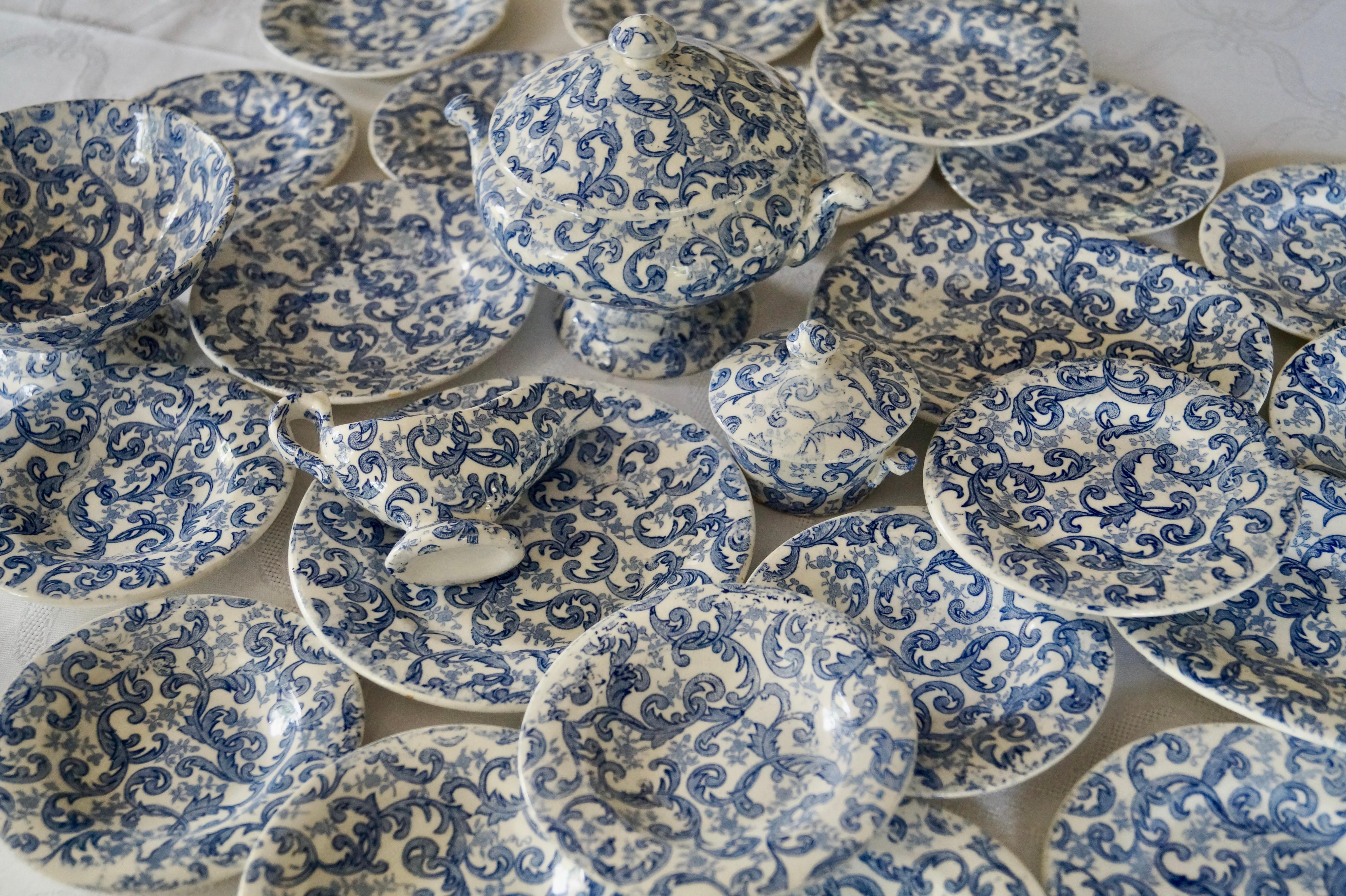 Beautiful Antique Staffordshire pottery Child's Dinner Service Toy's Set. 1880's For Sale 2