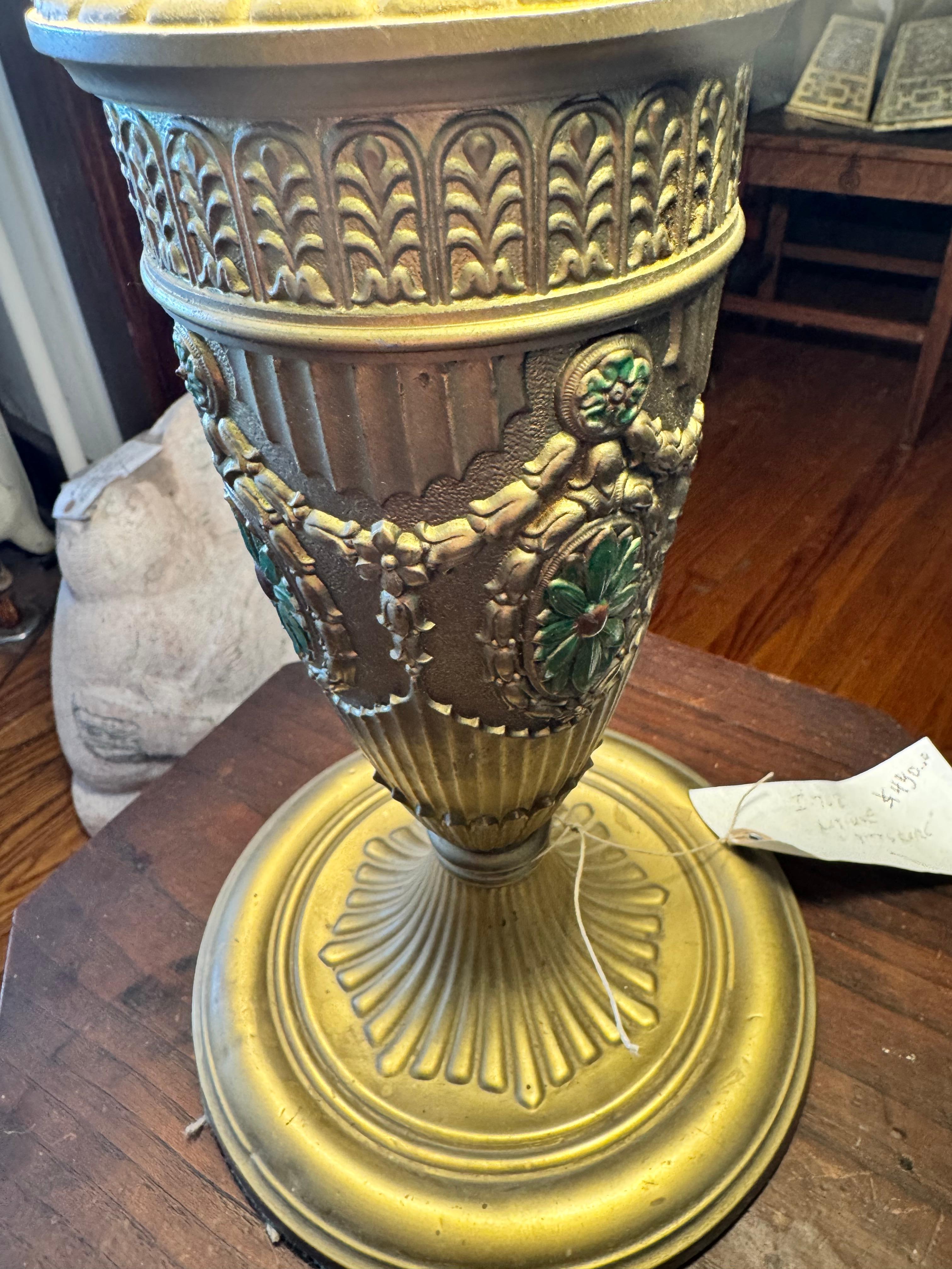 Terracotta Bellissima lampada da tavolo antica con paralume dipinto al contrario con colori fantastici - I708 in vendita