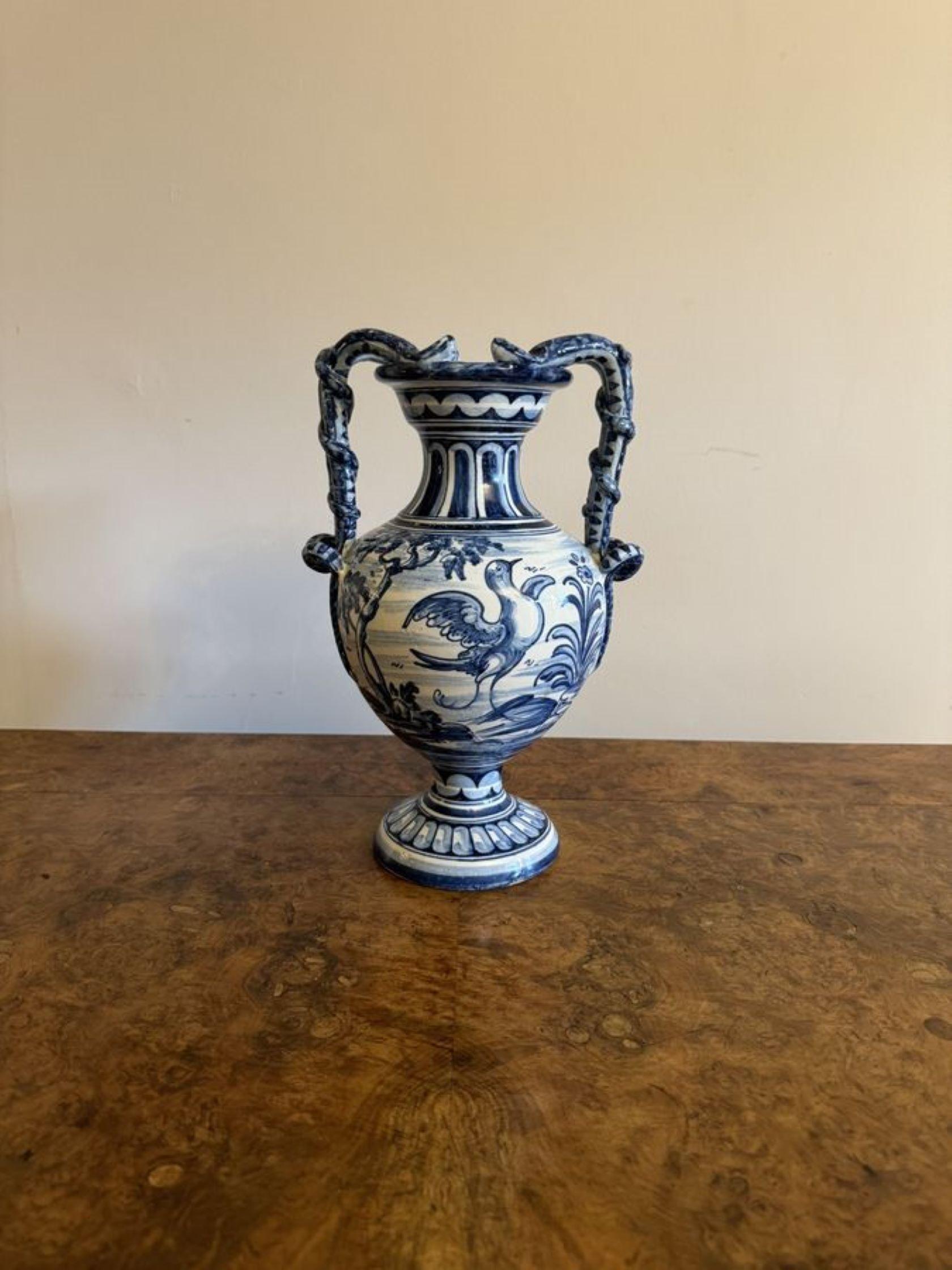 Beautiful antique Talavere blue and white vase  For Sale 5