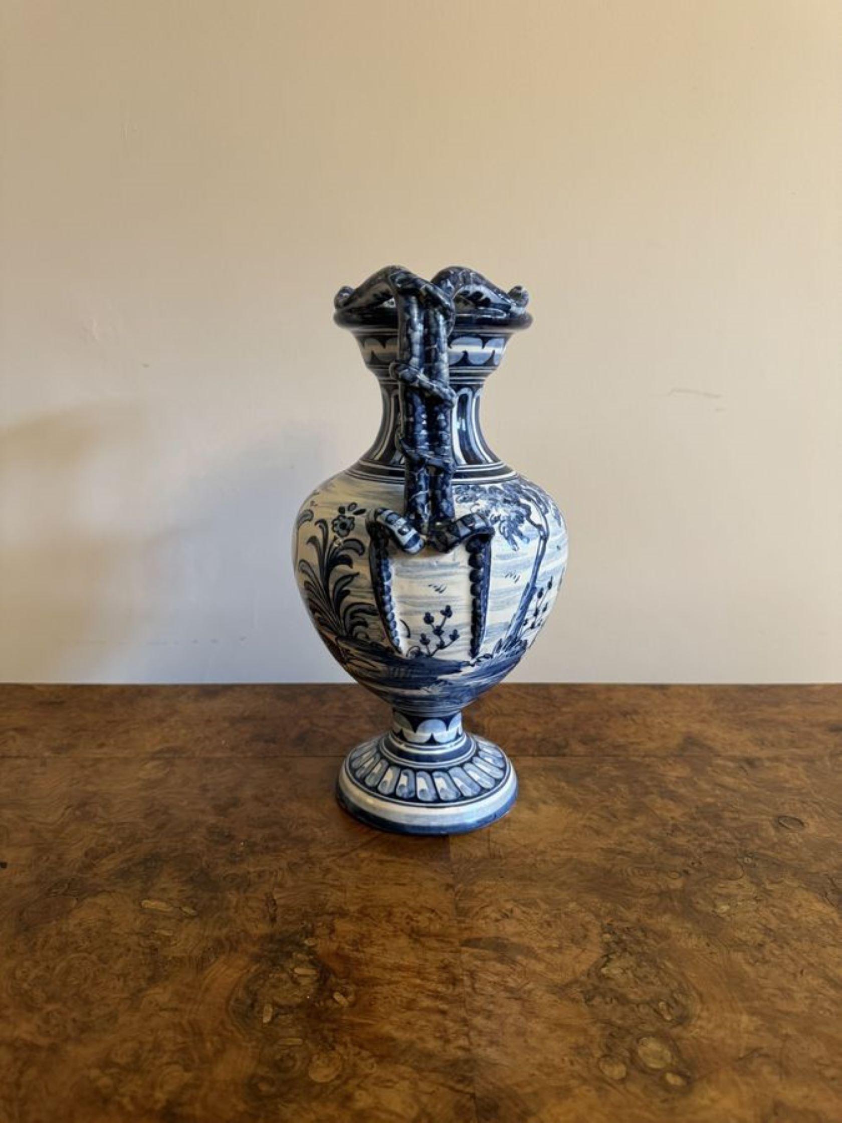 Beautiful antique Talavere blue and white vase  For Sale 3