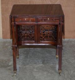 Beautiful Antique Thomas Chippendale Style Extending Hardwood Occasional Table