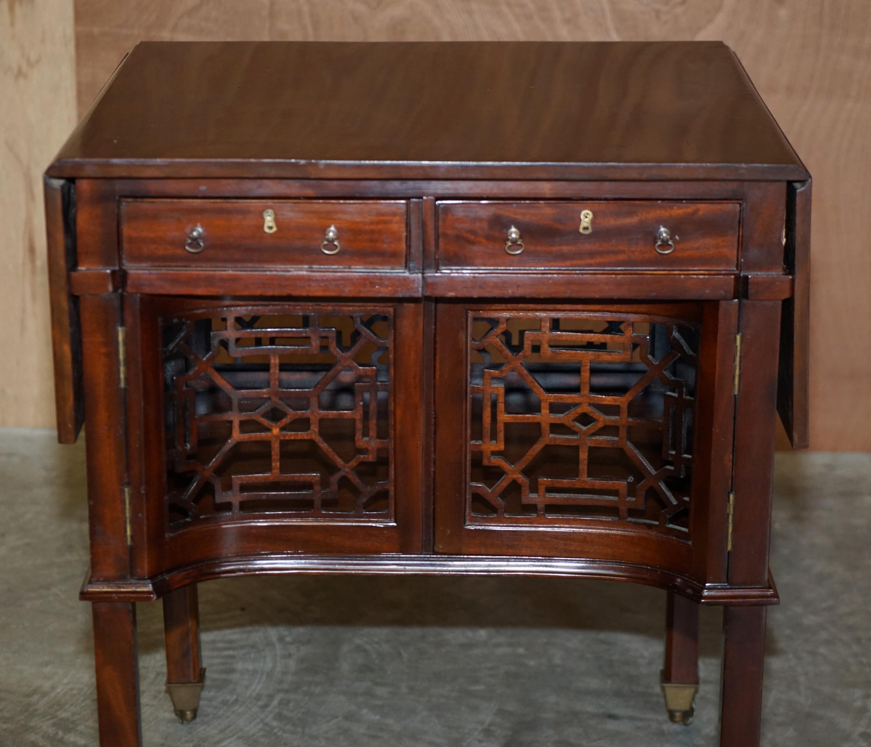 Schöner antiker ausziehbarer Beistelltisch aus Hartholz im Thomas Chippendale-Stil (Chinese Chippendale) im Angebot