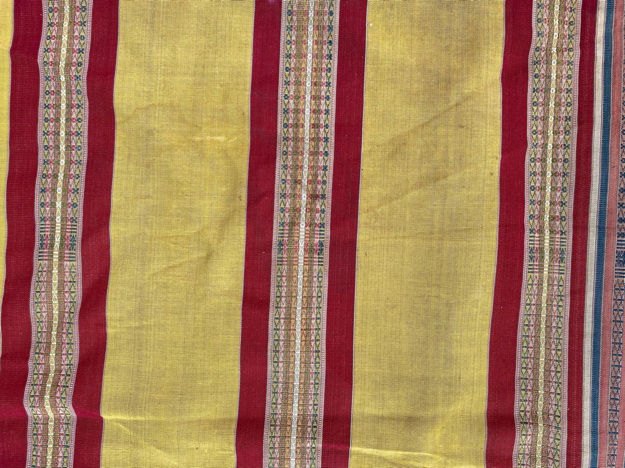 Bobyrug’s Beautiful Antique Tunisian Long Woven Tissue In Good Condition For Sale In Saint Ouen, FR
