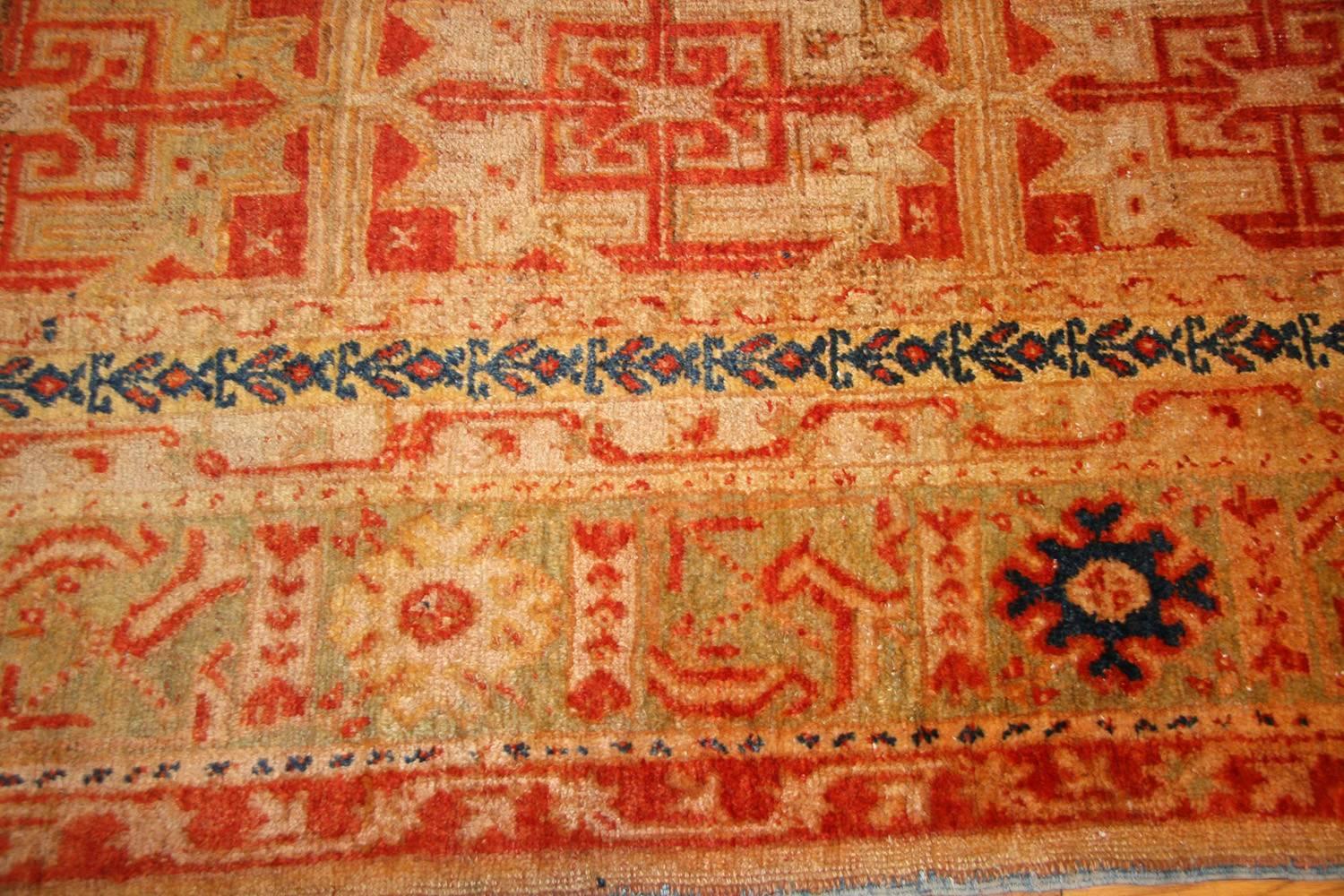 Beautiful Antique Oushak Rug, Country of Origin / Rug Type: Turkish Rug, Circa Date: 1900 – Size: 4 ft x 9 ft 6 in (1.22 m x 2.9 m)

