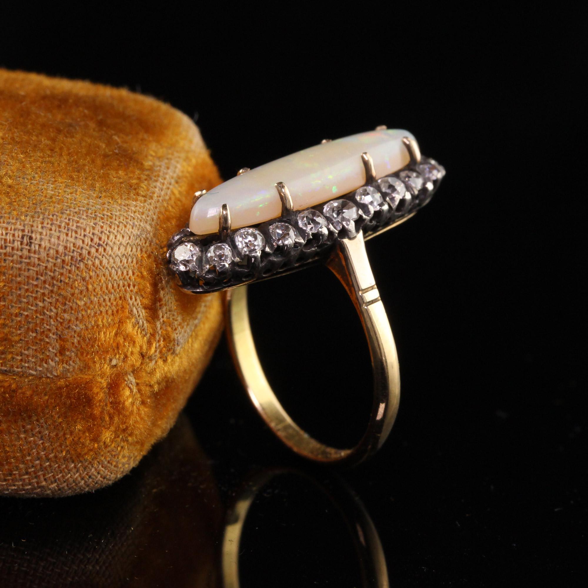 Precioso Ópalo Superior Victoriano Antiguo de Plata y Oro Amarillo de 14 K y Diamante de Mina Antigua Talla antigua en venta