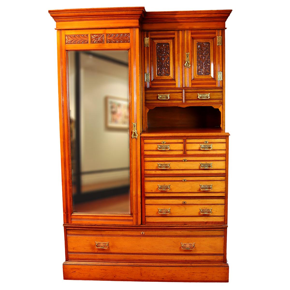 Magnifique armoire victorienne ancienne en noyer et laiton 9