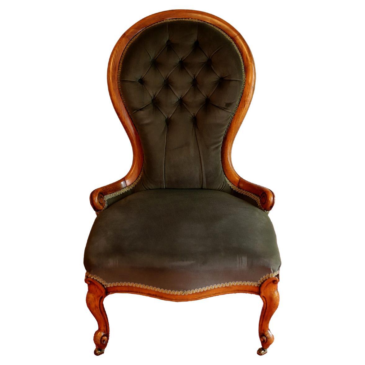 Beautiful Antique Victorian mahogany ladies chair boasting a lovely shaped back, serpentine front rail, standing on shaped cabriole legs to the front out swept back legs in original upholstery, circa 1870
Don't hesitate to contact me if you have any