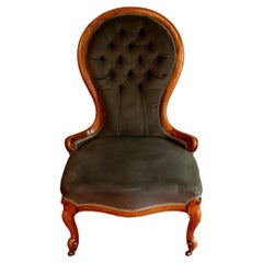 Beautiful Antique Victorian Walnut Lady’s Chair