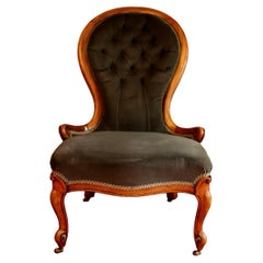 Beautiful Antique Victorian Walnut Lady’s Chair 