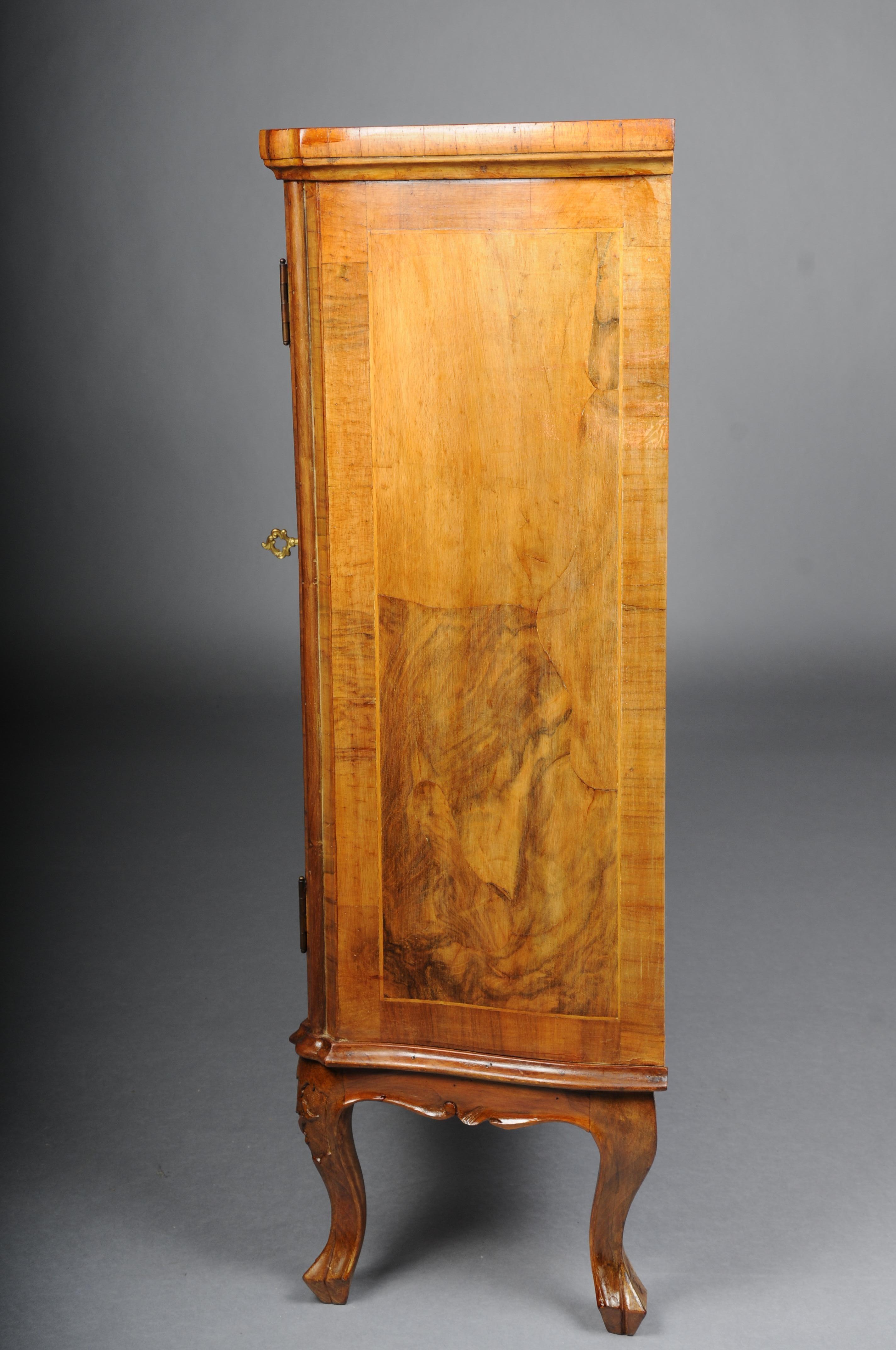 Beautiful antique wall cabinet/hall cabinet, 20th century. Walnut root veneer. For Sale 4